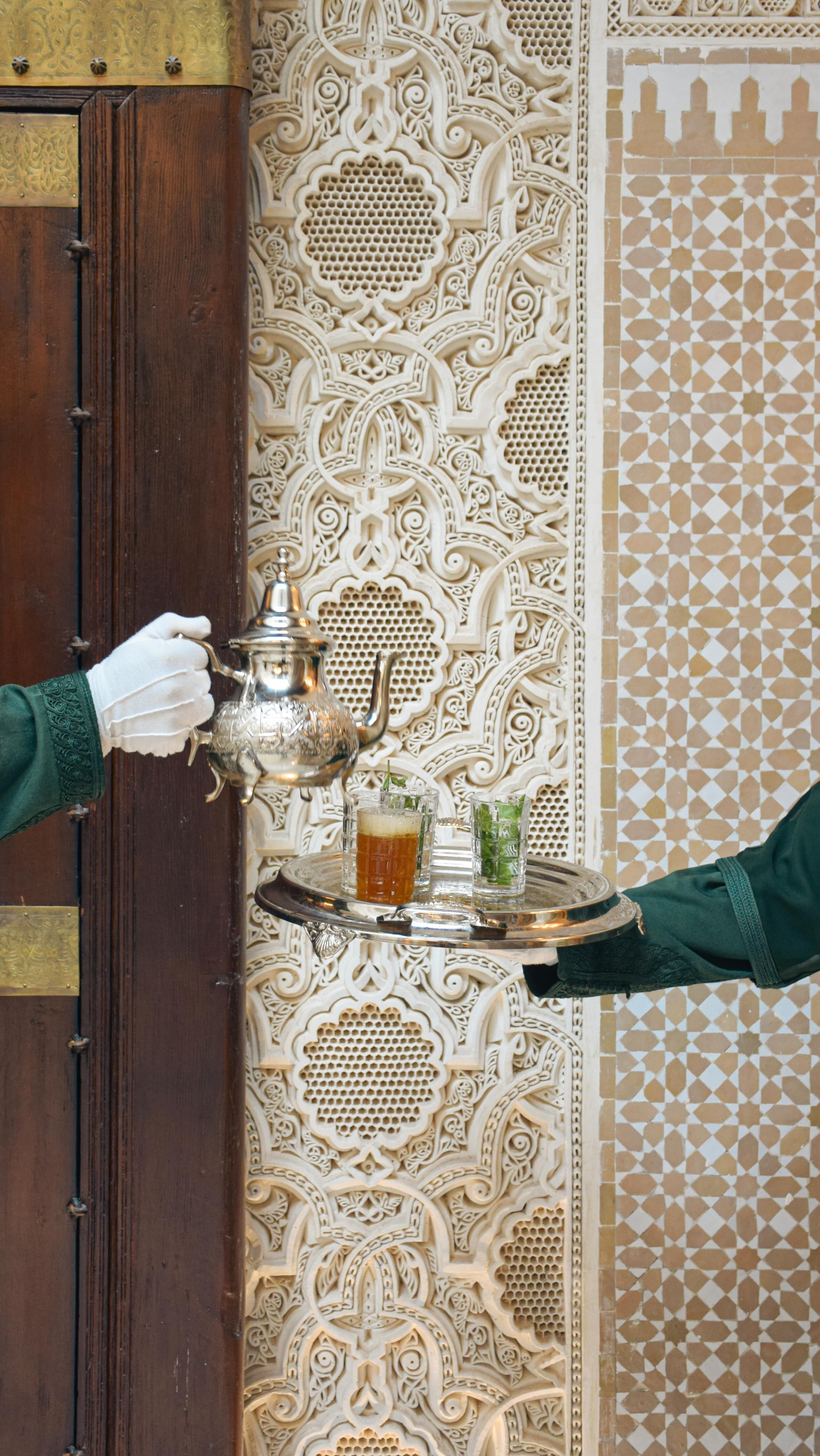 Tea time, all the time at Palais de Fès ✨🤍🍃
Where every cup is a moment of calm, tradition, and Moroccan hospitality.
#palaisdefes #morocco #moroccantea #atay