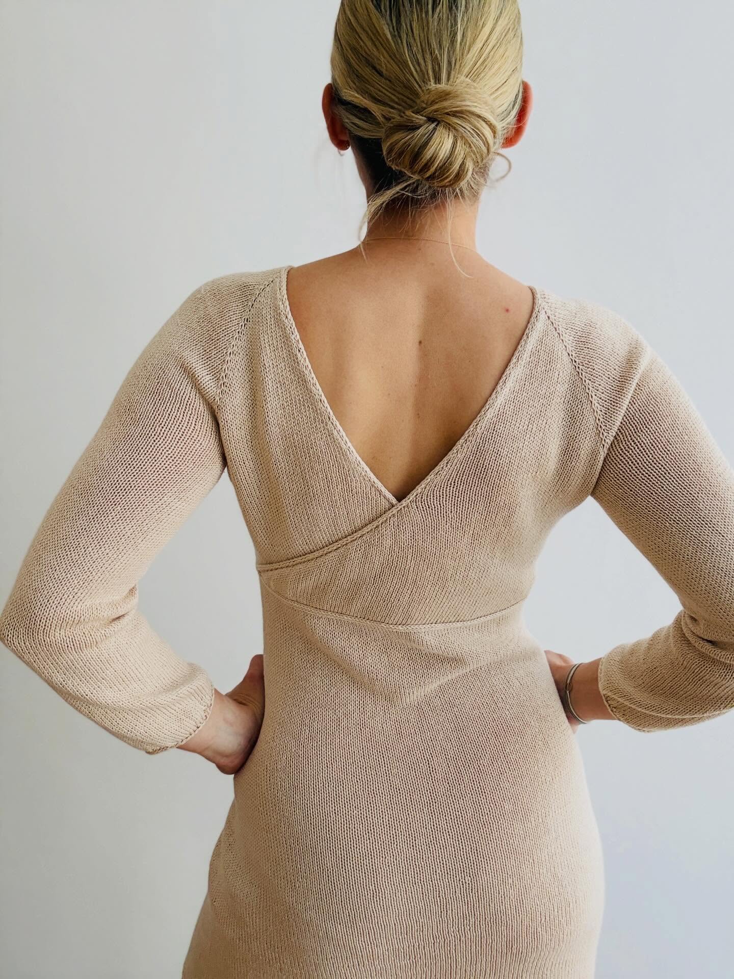 PATTERN RELEASE CAMILLE DRESS SUMMER EDITION ☀️
.
Finally! The idea was spinning around in my head since autumn last year, the yarn was waiting on my stash since Christmas and the test knit is running since February, but we have finally made it: the pattern for the #camilledresssummeredition is now available in German and in English on my website and Ravelry - now with 25 % off on this and all other patterns of mine until Wednesday next week (no code needed, the discount applies automatically) 💗 ☀️ 🧶
.
The fine and elegant dress with a reversible neckline, which can either be worn as the front part or as the back part, is the little sister of the #camilledress , my Christmas Dress of 2025. This light summer version is worked on much smaller knitting needles, creating a delicate fabric just perfect for summer, has a much more fitted shape and includes one more size 🤩 Additionally, the pattern offers a lot of options: short sleeves, long sleeves, a long skirt or a short skirt, a side slit or without 🤗 you can have a look at all these options within the beautiful samples of my test knitters, which will be in my story highlight for the design tomorrow 💗
.
Now I just cannot wait to see your version of the design - enjoy knitting and happy weekend 🥰
.
.
.
Pattern by me - Camille Dress Summer Edition - and available now in German and in English on my website and Ravelry ✨
.
Yarn: Morning Salutation Vegan Fino in the shade Eierschale by @kremke_yarns
.
Advertising
.
#knitting #stricken #nevernotknitting