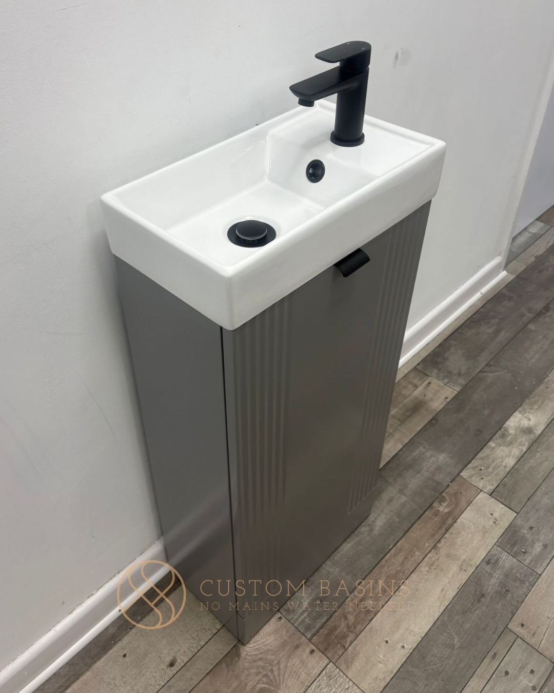 This 400mm grey ridged unit with black tap and matching accessories has just been delivered to its new home 🙌🏼
Compact, practical and ready to go - delivered by our driver Alan 👌🏼
Trusted by thousands of individuals and businesses, our units are designed to give you reliable running water wherever you need it, without the need for a mains connection.
✔️ Hot & cold running water
✔️ Consistent pressure every time
✔️ No mains water connection required
✔️ Plug in and go
✔️ Fully compliant
Shop our standard units online or if you’re looking for something more bespoke send us a message!
#portablesink #noplumbing #nomainswaterneeded