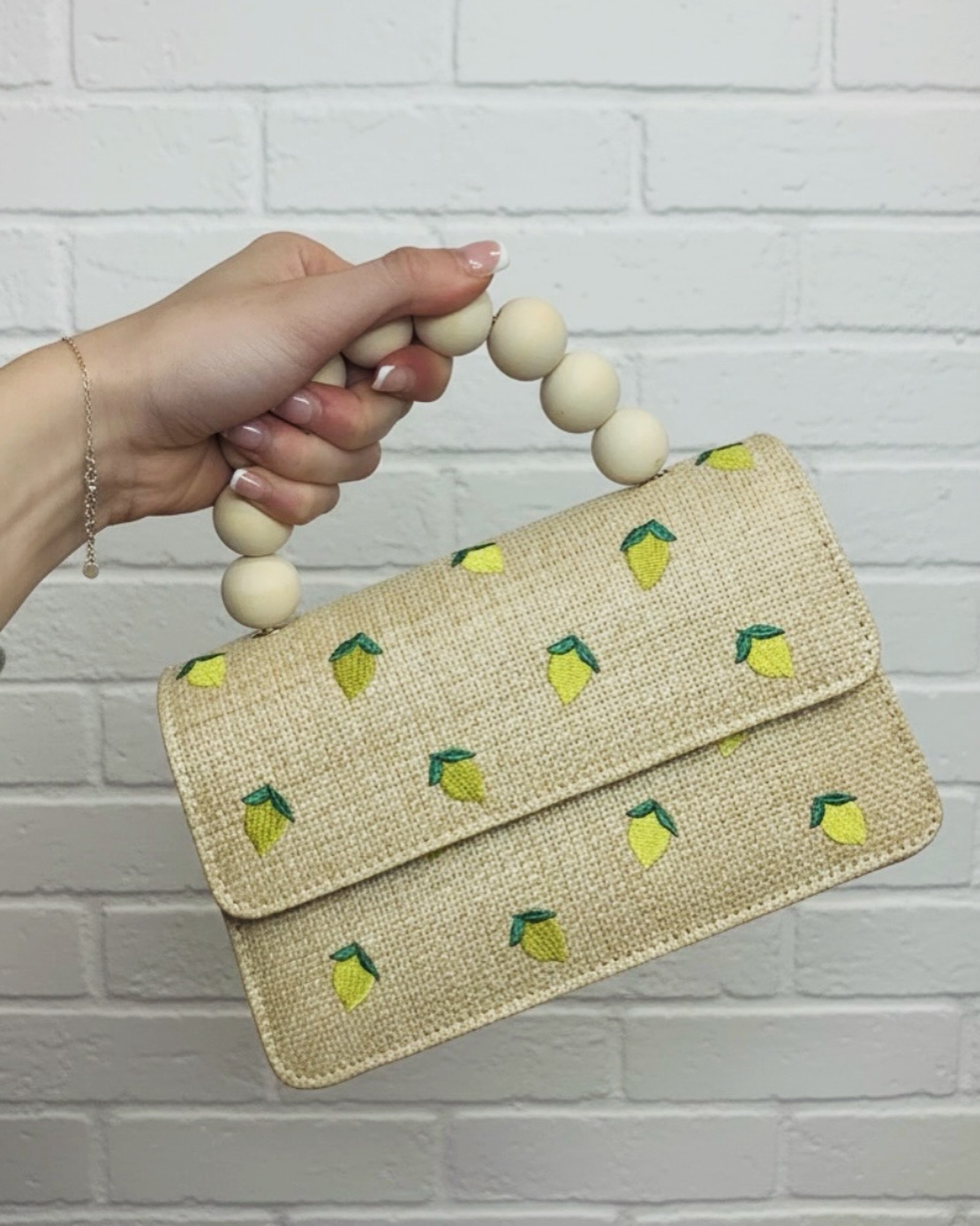 Looking to upgrade your wardrobe with the perfect accessory? Look no further ✨ We’ve got unique pieces like this adorable embroidered lemon bag that instantly turn any outfit into a head-turning moment 🍋💛 Add a pop of personality and let your style do the talking!
#BMSkincare #BostonMicroneedling #AccessoryGoals #StyleUpgrade #BoutiqueFinds
