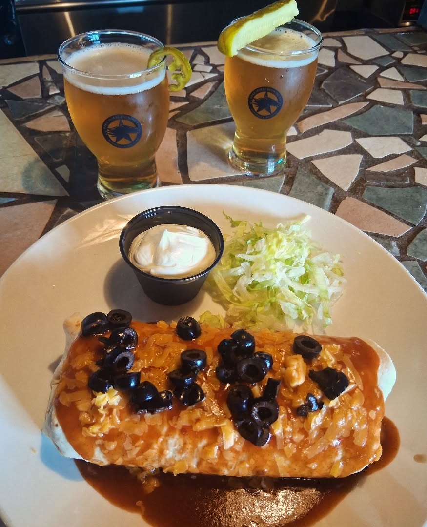Happy Cinco De Mayo 🌯
Join us in the Taproom for our Jalapeño or Pickle Cerveza Del Ray! Limited release and they wont last long. Wet burritos in the taproom all day.