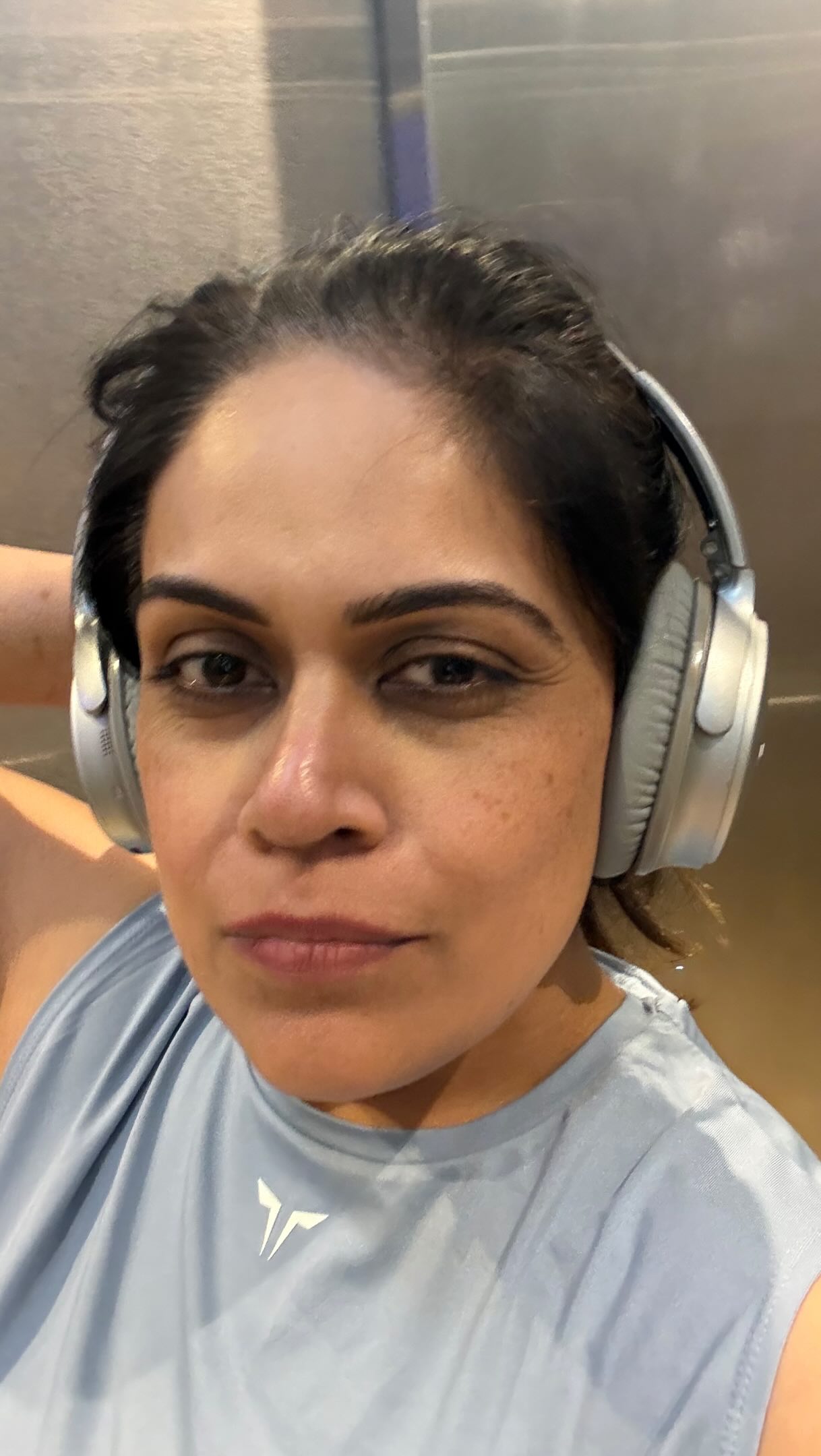 Round 2 – Obsession.
When food feeds your soul… but not always your goals, that’s when the second round kicks in.
Not out of guilt—but out of commitment.
For me, it’s the drive to become the best version of myself. To show up stronger, clearer, and more disciplined than yesterday.
Working out isn’t just physical.
It clears my mind.
It removes negativity.
It resets my energy.
It’s what charges me every morning… and sometimes even before I call it a day.
Because this isn’t just a routine—it’s a mindset.
So tell me… what’s that one thing that charges you?
#healthylifestyle #loveyourself #workoutmotivation #healthiswealth #selflove