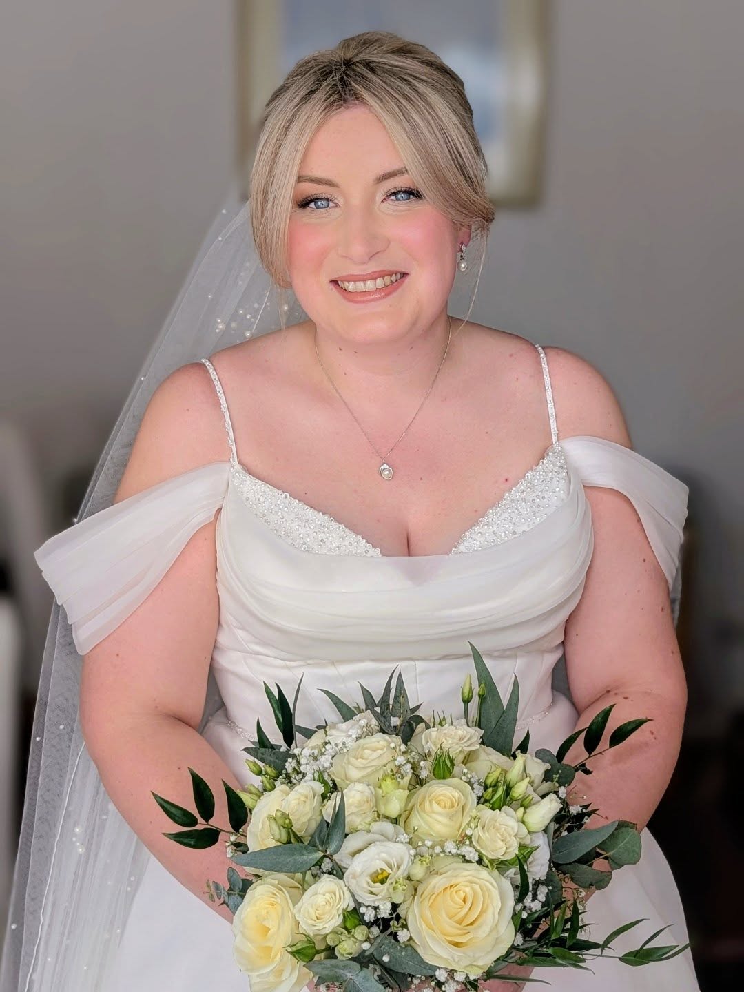 I can't believe it's been a week since Katie's day!!
I had the pleasure of doing her makeup for her big day, plus her bridesmaids and her lovely mum! It was such a brilliant morning and getting to know them all, and the weather was just perfect!
Doesn't she look stunning??
#MakeupArtistLife #bridalmakeup #makeupinspiration #weddingmorning #bridetobe