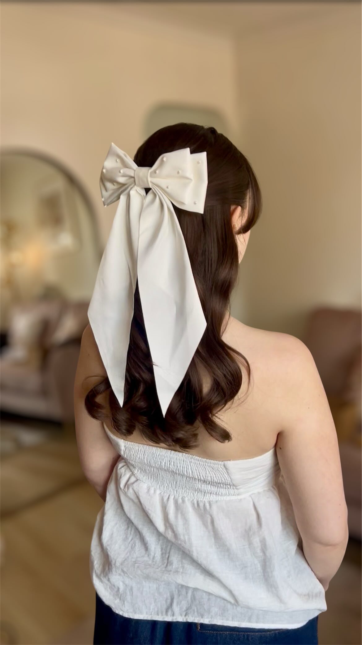 From “I do” to dance floor 💫
Soft half-up, half-down waves for that timeless bridal glow… then a playful switch from traditional veil to stunning bow for the party 🎀
Because your hair should feel just as magical for the vows as it does when the fun really begins. ✨
•
•
•
•
#bridalhair #bridehairstyle #weddinghair #bridetobe #bridehairdo #updo #eventshair #weddinghair #eventshairstyle
#bridalhair #bridehairstyle #bridehairtrial #weddinghair #bridehairdo #weddinghairstyle #updo #hairstyles #halfuphair #londonwedding #londonbride #londonhair #bexleyhair #londonbridalhair #bexleybride #bride #kentbridalhair #kentweddinghair #londonweddinghair #halfuphairstyle #kentbridalhair
#kentweddinghair #kentbridalhairstylist #kentweddinghairstylist #weddinghairideas #weddingideas #bridalhairideas #londonbridalhair #londonbridalhairstylist #londonwedding