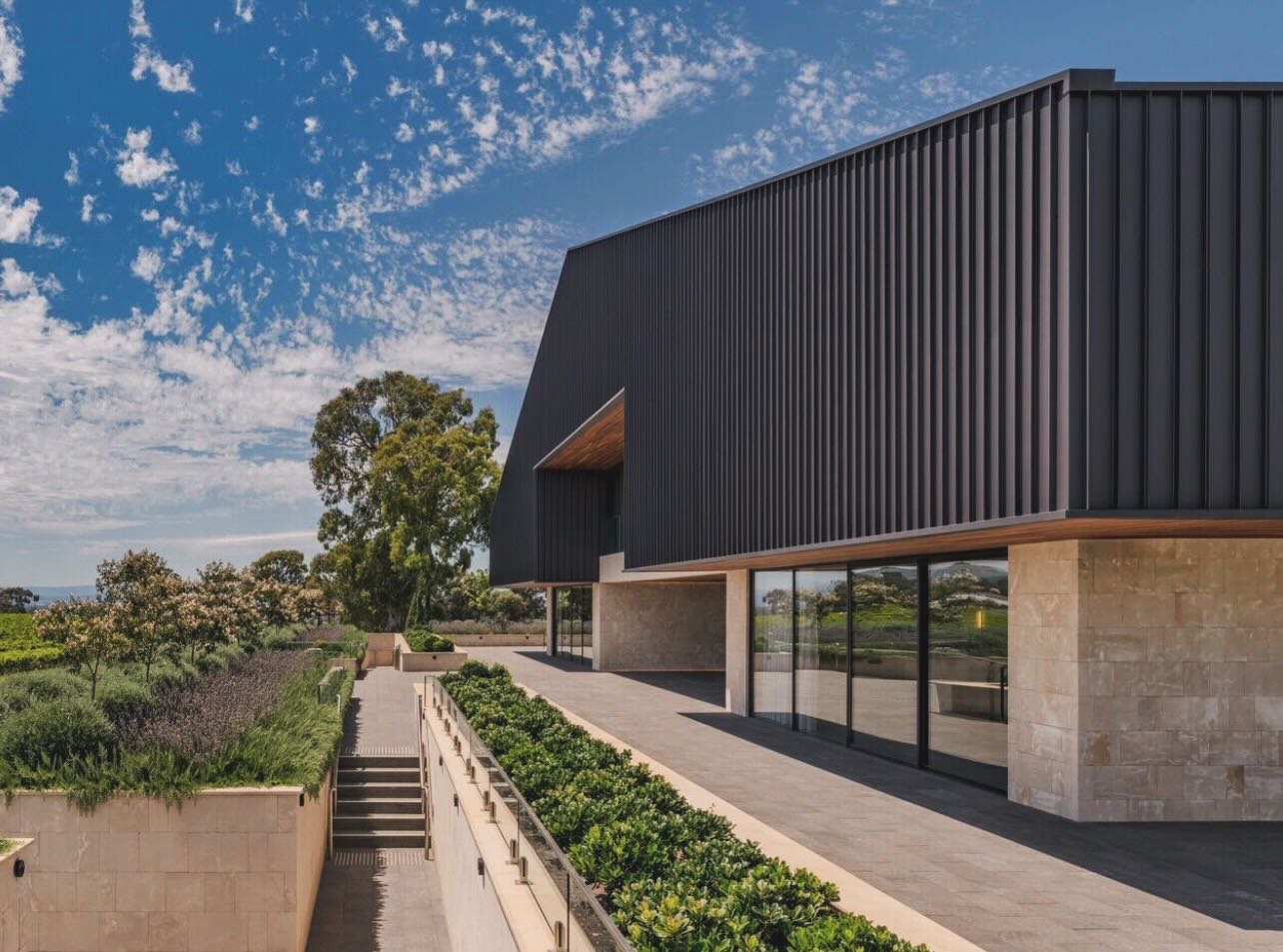 GRAND ///
rolling vineyard, Australian limestone, sun drenched gardens, share perfect drops with friends… pretty sweet.
@fivevineyardmernda drop by for the wine and wonderful food and admire our Oyster Limestone Blocks while there.