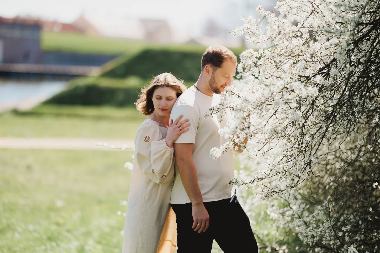 ❤️ DOUBLE THE "TAK", DOUBLE THE MAGIC ❤️
They say “I do” sounds better with a bit of Danish wind in your hair and a castle in the background. But there is something truly poetic when a Ukrainian “Tak” (YES) finds its home in a Danish “Tak” (THANK YOU) for this moment. 🇩🇰🇺🇦
😍 Seeing Yana's intricately embroidered dress against the raw, minimalist stones of Helsingør was a visual dream ✨️
It was a stunning bridge between her heritage and this rugged Baltic shore 🏞
As a photographer, I live for these contrasts!
💨 Between managing the wild Danish breeze (which definitely wanted to be the main character!) and catching those quiet, soulful glances, we captured a love that needs no translation 📸
To the happy couple: May your journey be as rich as that embroidery and as boundless as the horizon. Skål! 🥂❤️
___________________
👰: Wonderful bride: @yaninkast
💒 Wedding agency: @gettingmarriedindenmark
📍 Venue: Helsingør/Elsinore
📸 Photographer: @be_in_lens
Packages & Prices: www.beinlens.com
▪︎
▪︎
▪︎
▪︎
#weddingphotographerdenmark #gettingmarriedindenmark #helsingørphotographer #elopementphotographercopenhagen #copenhagenphotographer