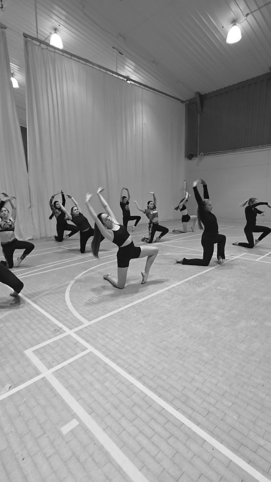 Happy International Dance Day 2026 ššŗ
Such gorgeousness from our Senior Lyrical class last night!!
#internationaldanceday #lmpa #lisamarieperformingarts #dancers