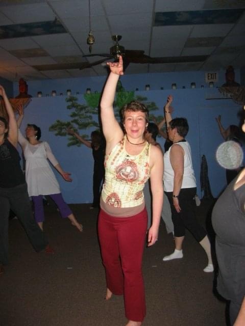 I found this from 2009.
Same teacher.
Same work — expression and depth have always been part of it. But something has shifted.
I used to guide people into an experience — through movement, structure, the practice.
Now I stay with them inside it, working with what’s actually happening as it arises — in the body, in the moment, in real time.
It’s less about getting somewhere
and more about being with what’s already there.
#expressiveartstherapy
#somaticwork
#embodiedpractice
#creativehealing
#mindbodyconnection