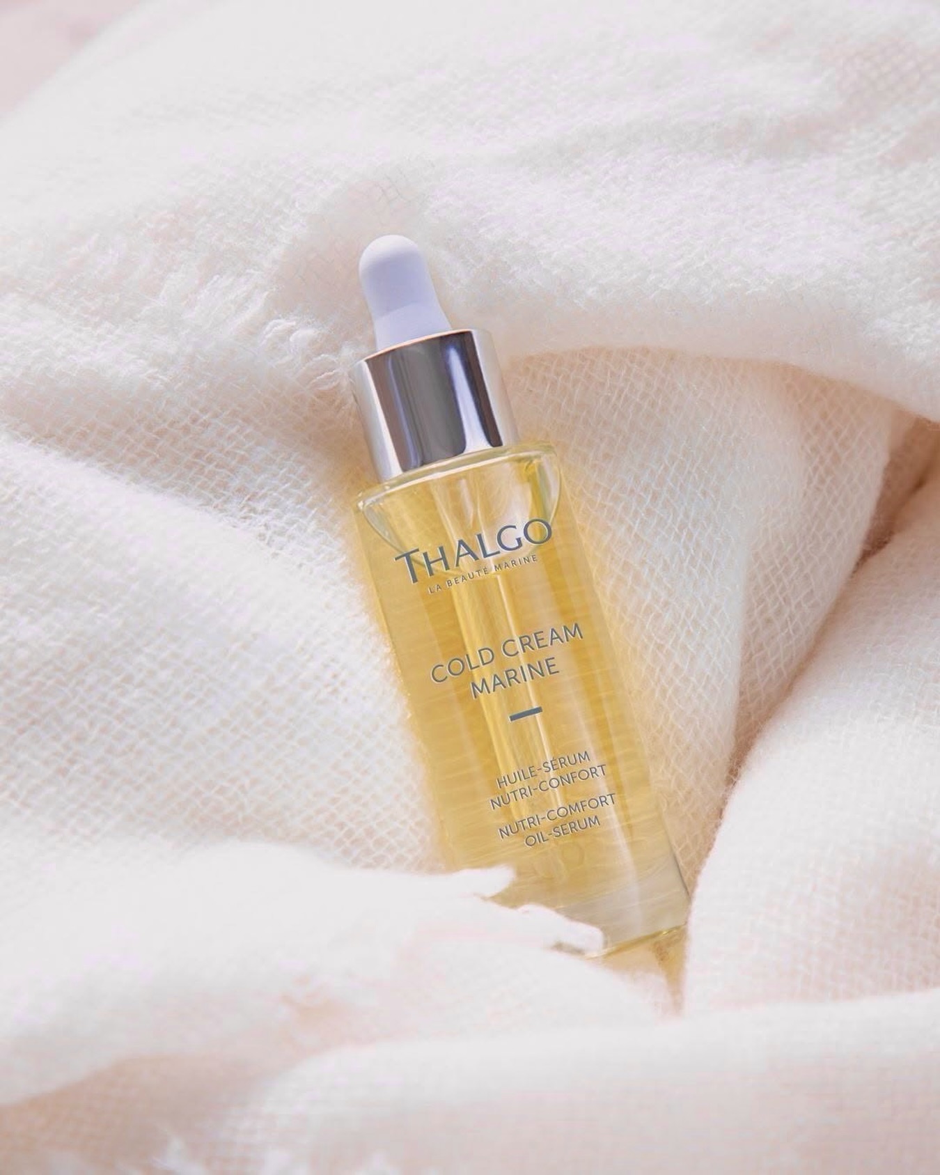 Your night routine, upgraded 💧Thalgo Nutri-Comfort Oil Serum locks in hydration for smoother skin by morning. 💫
#NutriComfort #BeautyBoxQatar #SkincareQatar #NightRoutine #HydratedSkin