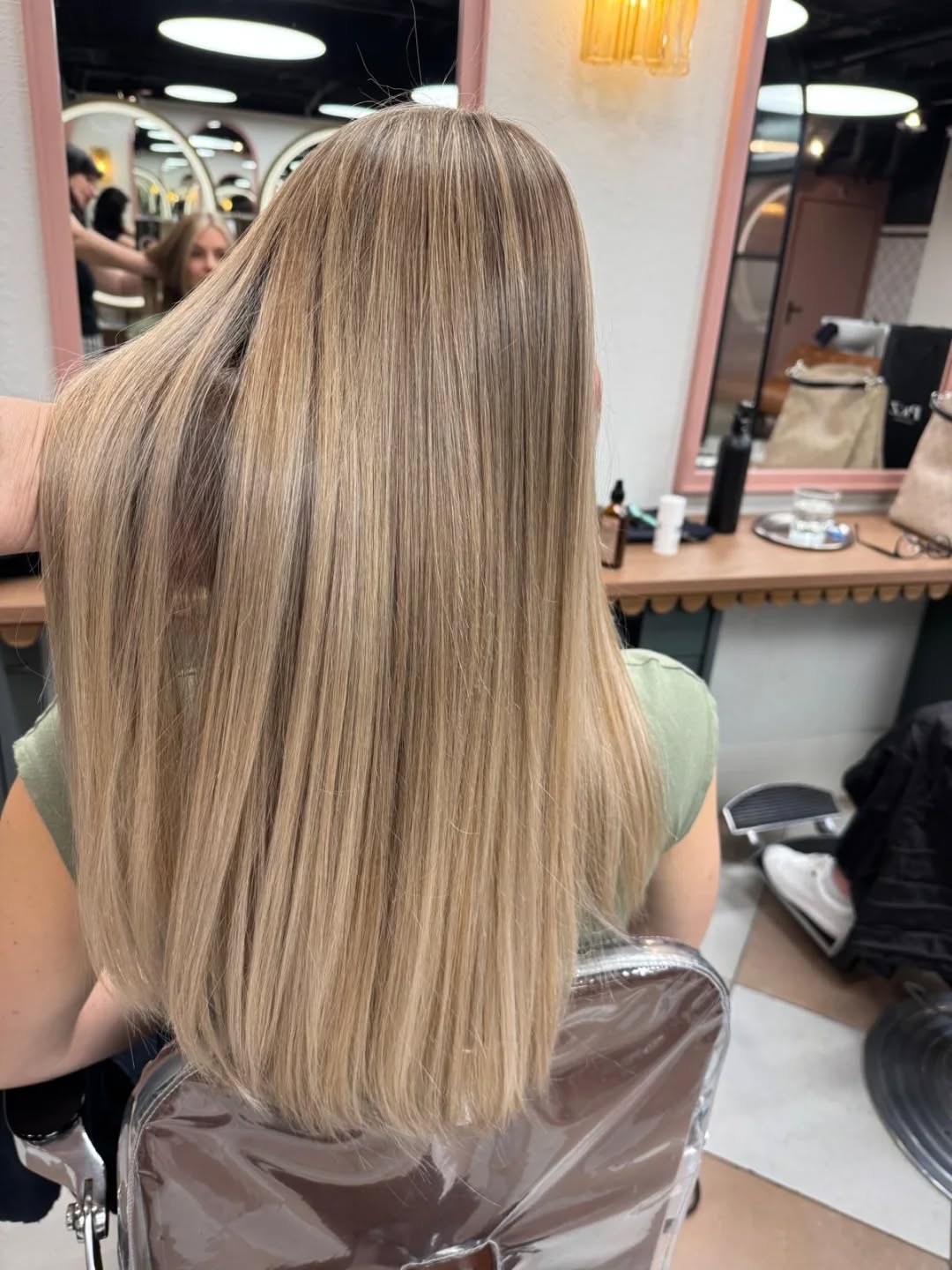 Cut and Color by Emine
#mccoiffure #mccoiffurezürich #mccoiffurehb #schwarzkopfprofessional #schwarzkopfblondeme