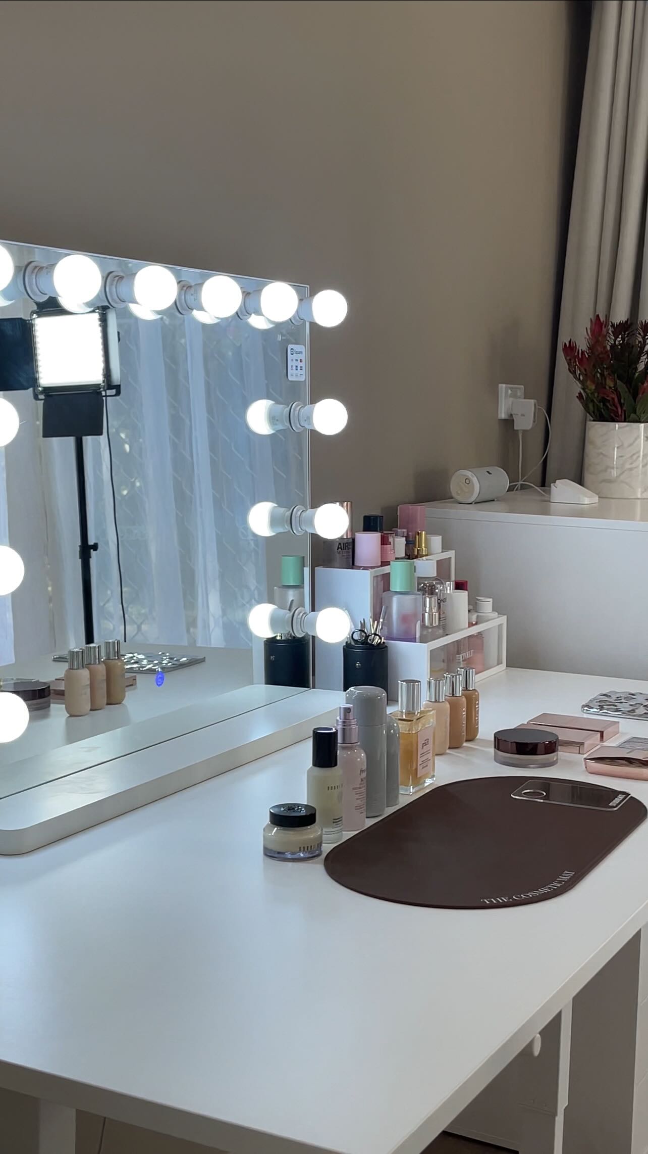 SURPRISE!!! 🎉
Introducing my brand new STUDIO!
I have been keeping this a huge secret for almost 6 months now and I am SO excited for this reveal! 😍😍😍
Words cannot describe how grateful I am to have my very own, very special workspace. Since the start of my career I have worked out of a bedroom or an apartment space, so to say I have my own seperate studio space is actually unbelievable.
I wanted to firstly thank my husband for helping me to make this a reality. I am so thankful to have a partner who believes in me so strongly, celebrates my wins and encourages me every single day. I am so blessed beyond words 🙏🏼
And thankyou to all my clients who have also believed in me and fed my passion for 10 years now!! I am grateful for you all ❤️
And guess what… I’m working out of my brand new space TOMORROW!! I literally can’t wait 😍✨