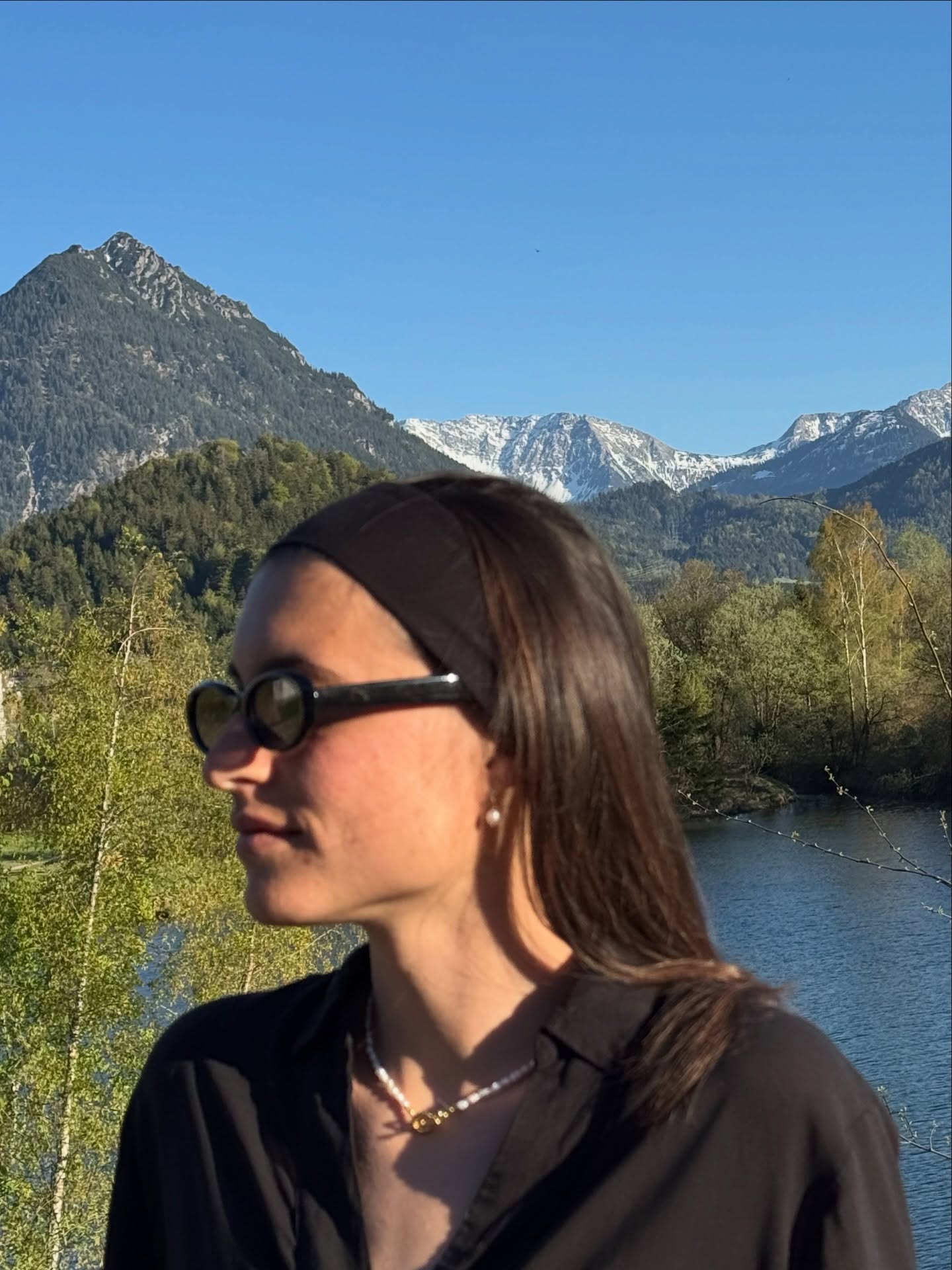 we do love a perfect view 🏔️🐚🤍 @sofiathlon wearing MARGARETHE & JOY
#pearls #handmade #mountains #tirol #jewellery