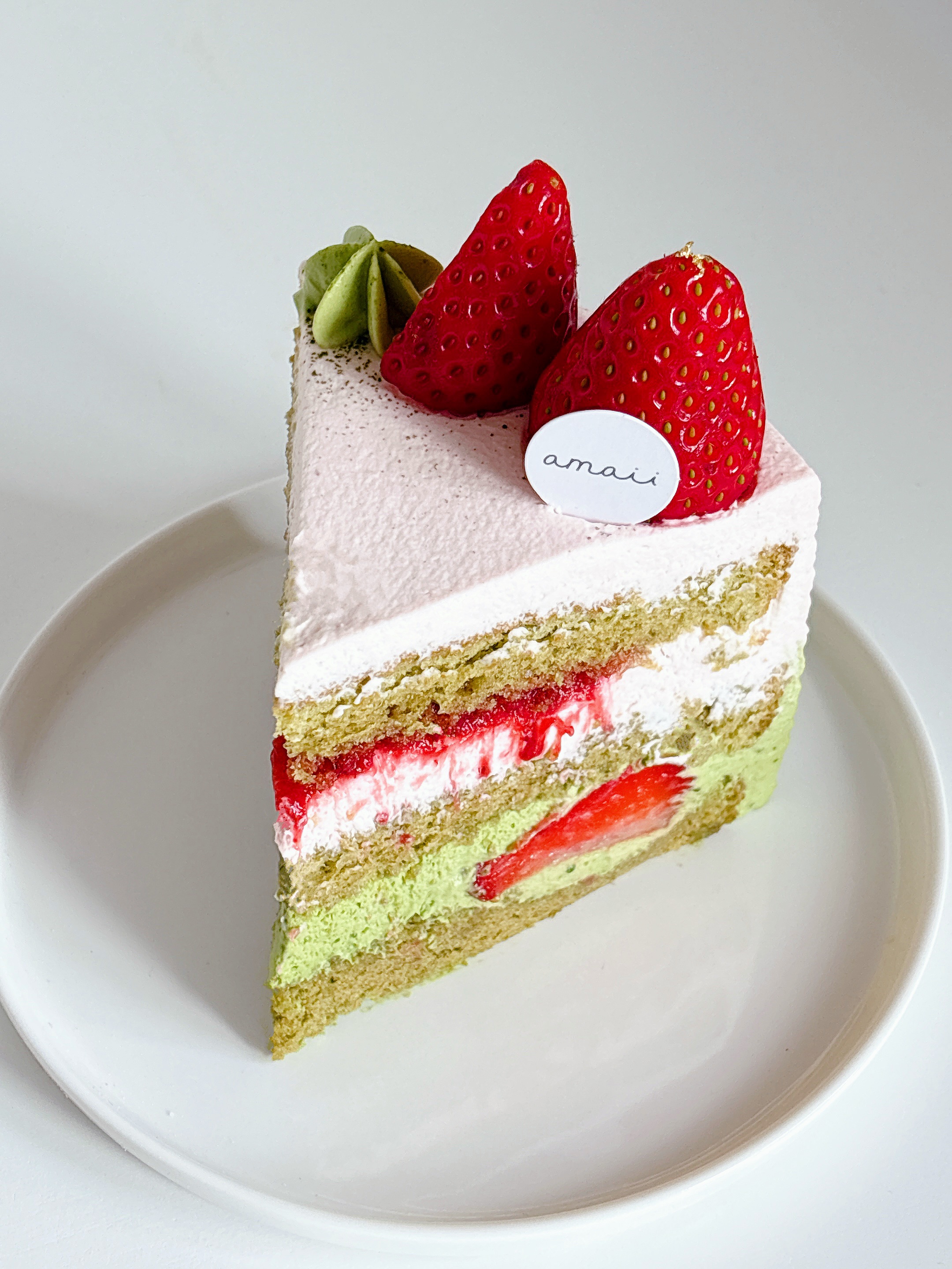 🍵 ᴍᴀᴛᴄʜᴀ ᴄʜɪꜰꜰᴏɴ ᴡɪᴛʜ ꜱᴛʀᴀᴡʙᴇʀʀʏ ꜰʀᴇꜱʜ ᴄʀᴇᴀᴍ 🍓
𝙬𝙬𝙬.𝙖𝙢𝙖𝙞𝙞𝙘𝙖𝙠𝙚𝙨.𝙘𝙤𝙢
.
#amaiicakes #matchastrawberrycake #freshcreamcake #말차케이크 #抹茶蛋糕