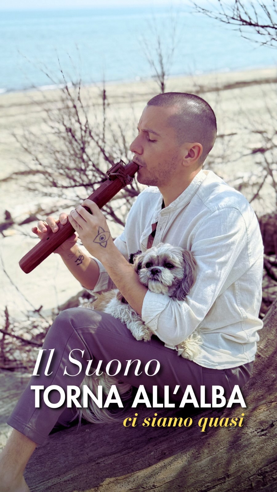 Il suono torna all’alba.
Manca meno di quanto pensi.
Si parte il 7 giugno.
Ogni volta è diverso.
Ogni alba porta con sé qualcosa di nuovo,
e ogni Bagno di Suoni è un viaggio che non si ripete mai.
Non è solo un evento.
È uno spazio dove ritrovarsi,
dove lasci andare ciò che pesa.
Io sono pronto.
E tu?
Per ulteriori info link in bio
📱 WhatsApp: 347 948 0292
#filippopigaiani #bagnodisuoni #campanetibetane #suonoterapia #handpanmusic