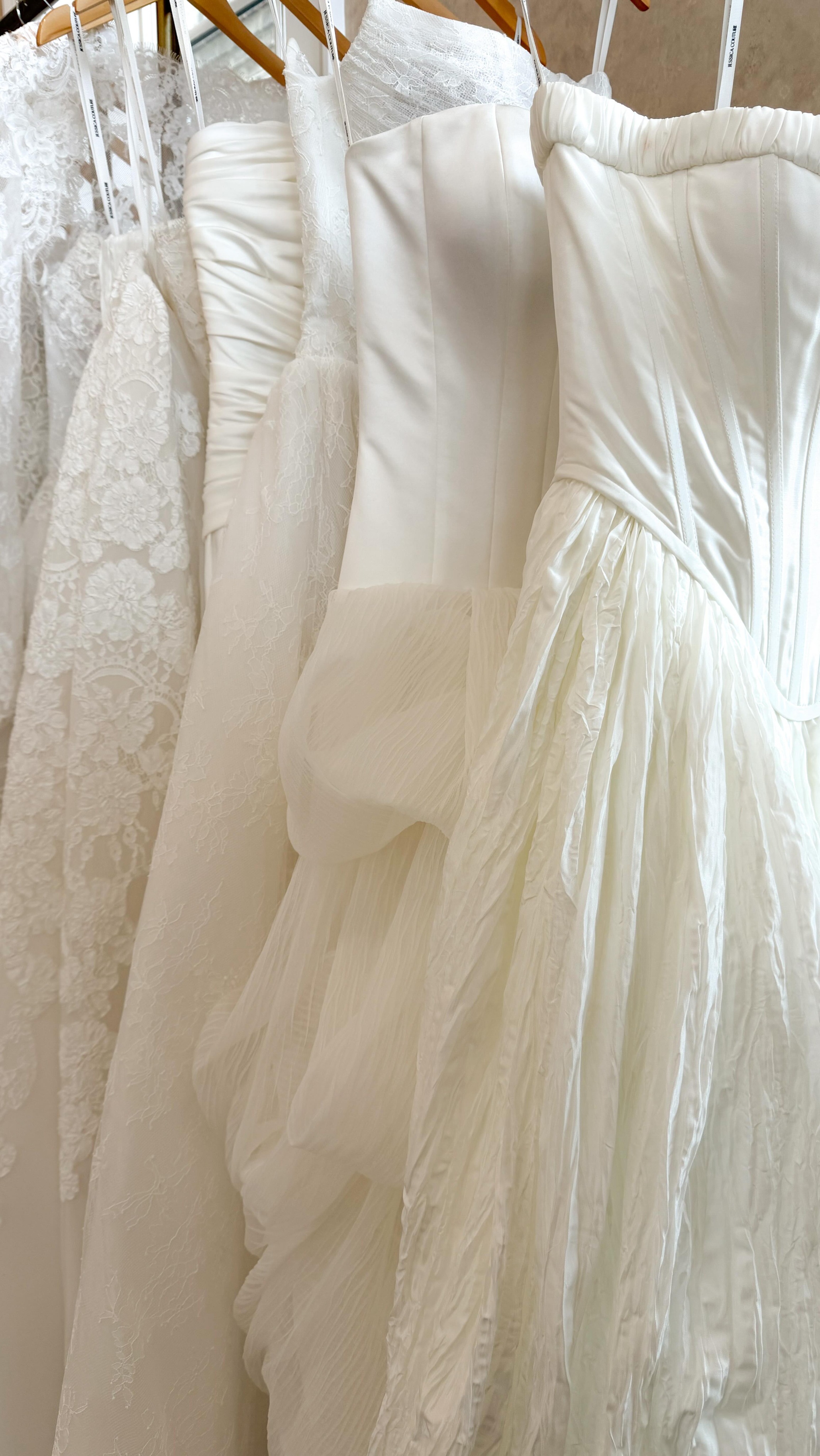 POV: you accidentally book your bridal appointment during the Jessica Couture trunk show 👀
These gowns are only here for a limited time and honestly… they’re kind of insane.
5/9–5/17 @senoiabridal 🤍
#JessicaCouture #TrunkShow #AtlantaBride #WeddingDressInspo #senoiabridal