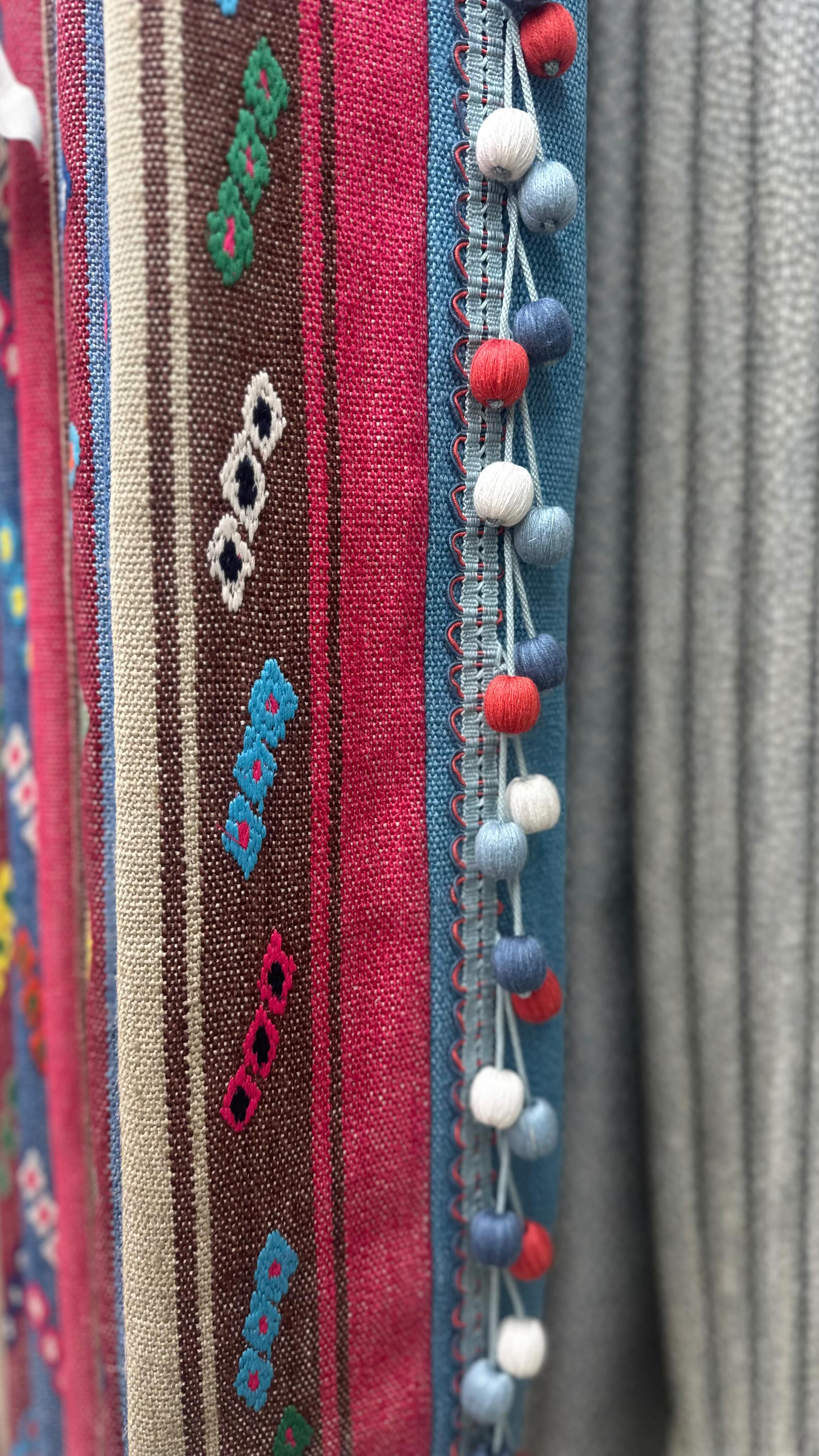 After a short bank holiday pause, the sewing room is in full motion once more ✨
A glimpse of our bespoke curtains, now completed and ready for fitting — each one carefully hand sewn and a few with beautiful trimmings… it would be rude not to!
#bespokecurtains #handsewn #interiordesign #curtains #curtainmaker