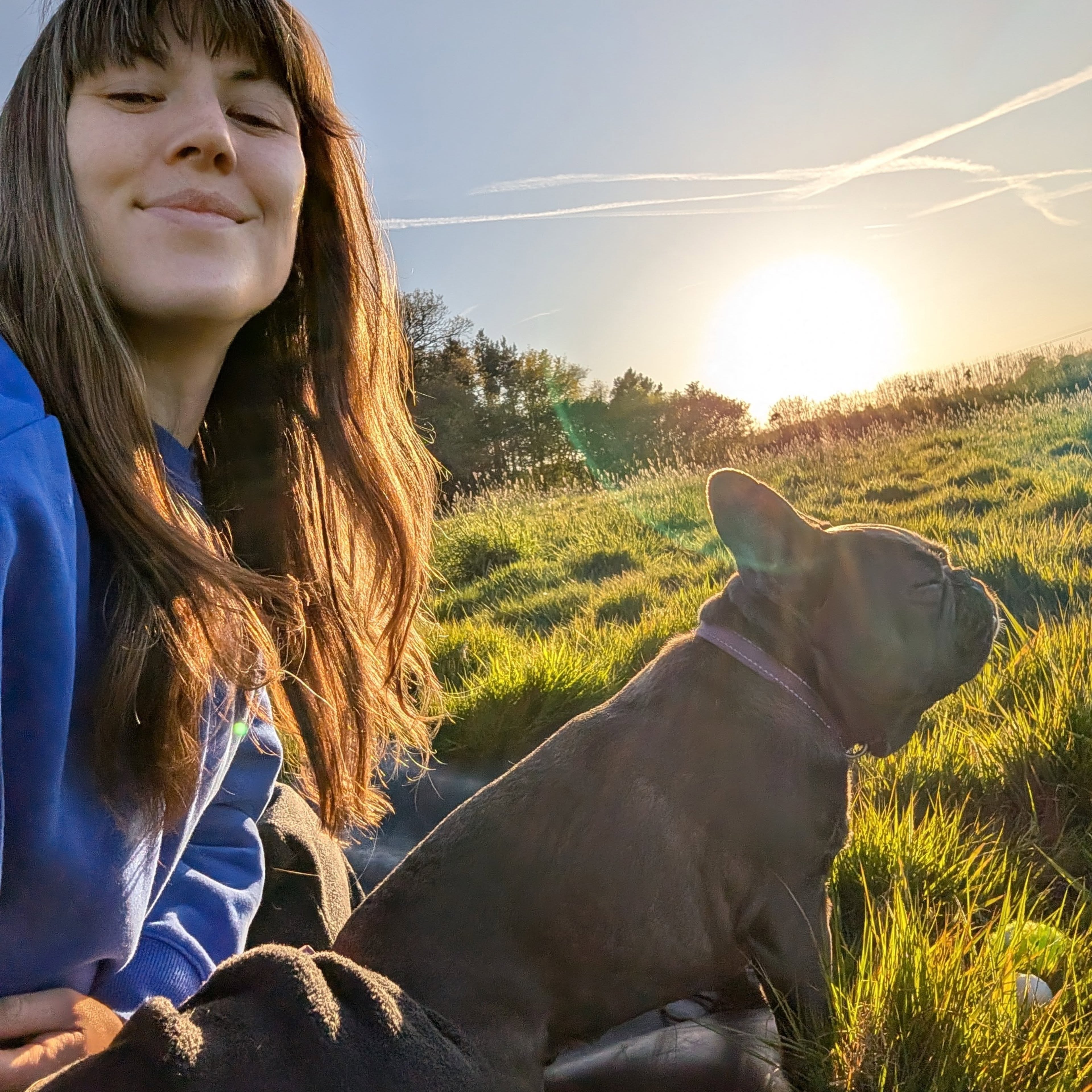 Time with my girl 🐕❤️.
Out in nature.
The best medicine 🌿.
Eeeeh man, the past few months have been so beautiful and big 🌕.
The Big Practice, Spring Retreat, A powerful series of Spring Workshops, 121 magic, new training's and more 🌀
A weekend alone, just to integrate all of that. All of the magic, all of the process all of the big deep dives we had together.
To move some stuff I knew my body was carrying but also didn't really know properly what it was or where or how much until I really stopped.
Alot of practice - alot of movement - breath - journalling - crying - singing - breath - hugging a tree for a million years - crying a bit more - hugging a donkey - telling a donkey all my deep thoughts- then telling Betsy for good measure even though she already knows everything 10 x over.
Allowing energy that's built in the body to move, shift and settle.
Just a weekend to step back a bit. Just me, my dog, some donkeys and practice.
I feel so very very grateful for you all being here and for all the incredible, incredible sessions we've had together this year.
And so excited for what's shaping up next ☀️
But in the meantime, I'm back off to the countryside this weekend 🌿
To keep stepping back from the pace London puts on us, as I do easily get caught up in that whirlwind and to take time.
I invite you to do the same.
Lets step back together family
And step IN
You got this
Xxxx
Jenny