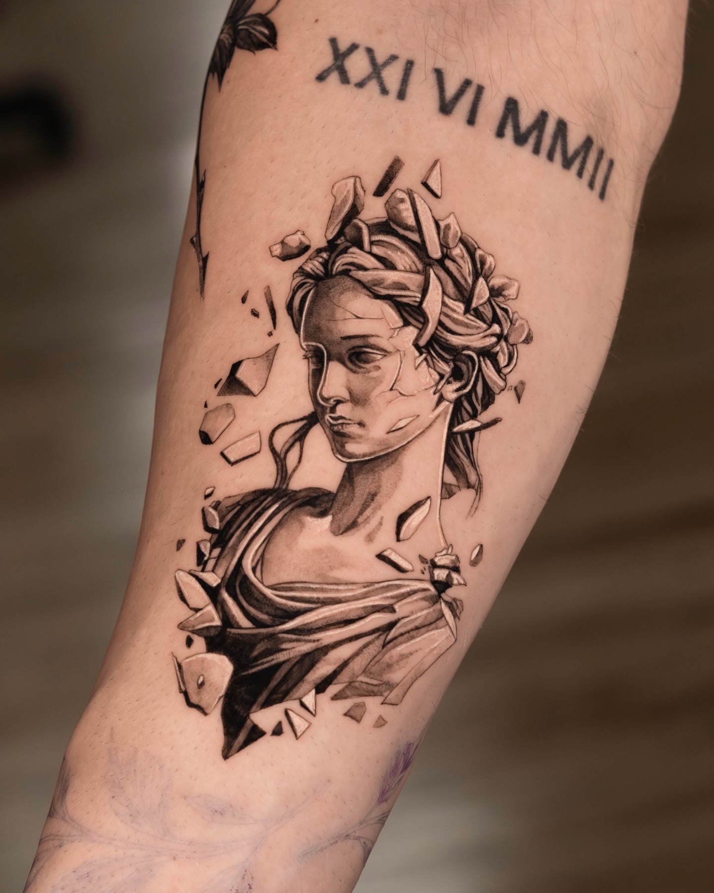 A fragment of a larger story.
Every untouched space ā a piece waiting to find where it belongs.
Looking forward to continuing the process.
For those interested in starting a project of your own, feel free to reach out via email. More information is available through the link in my bio.
Now booking for June and onward.
PETER / YPTATTOOS
#fineline #microtattoo #realism #linework #lamanigancetattootoronto