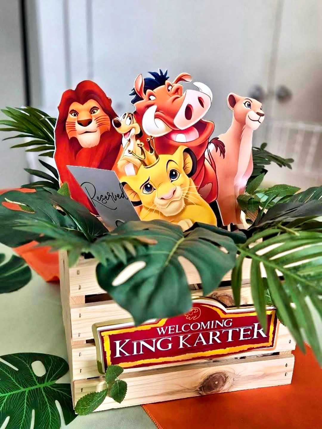 🌟 Who’s your favorite Disney character? And what theme are you most excited to see us bring to life next?
We want to hear from you!
Check out this adorable Lion King centerpiece from Baby Karter’s baby shower by @chanelcraftcorner ! 🎉❤️ Stay tuned for more pics from this magical celebration!
Custom centerpieces, menus, Pringle shakers & candy packs by: @chanelcraftcorner
#LionKing #LionKingTheme #LionKingBabyShower #DisneyDecor #Simba