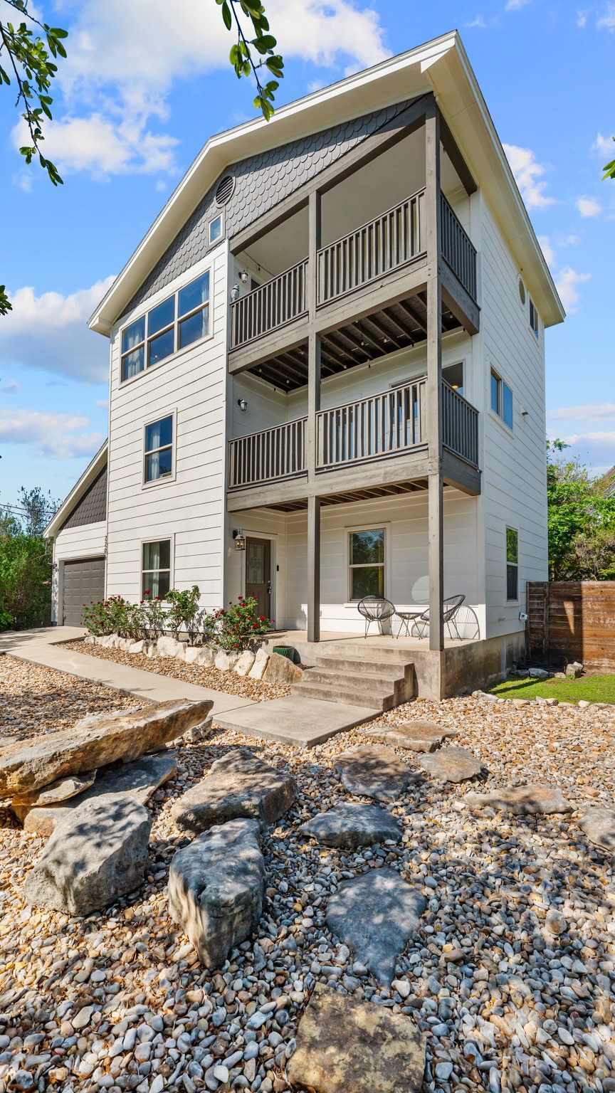 🎥✨ Take the tour.
Three stories. Hill country views. Lake Austin access.
Boho vibes you didn’t know you needed. 🤍
2206 Whitebead Trail | Austin, TX
3 BD | 2.5 BA | 1,980 SF | $530,000
Proven Airbnb. Move-in ready. Lake Travis ISD.
This one already has a fan club. 🙋
🔗 Link in bio for details + to schedule your tour — or just call me! 📲 512.818.6146
Jenn Salladay | Broker Associate
@christiesrealestate.atx
512.818.6146
#JustListed #AirbnbInvestment #AustinRealEstate #ApacheShores #investmentproperty