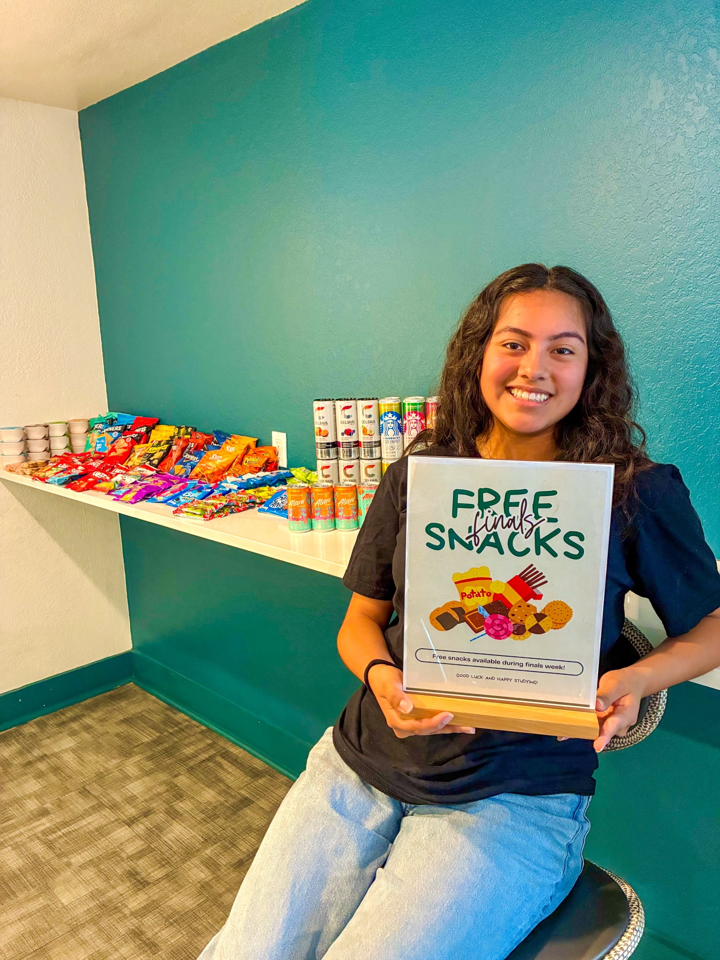 FREE FINALS SNACKS!
We know the grind is real, so we’re making sure you don’t have to study on an empty stomach. We’ve stocked the clubhouse with snacks all week long to keep those brain cells firing! 🧠🥨
#CollegeTownCommunities #LiveWithin #usf