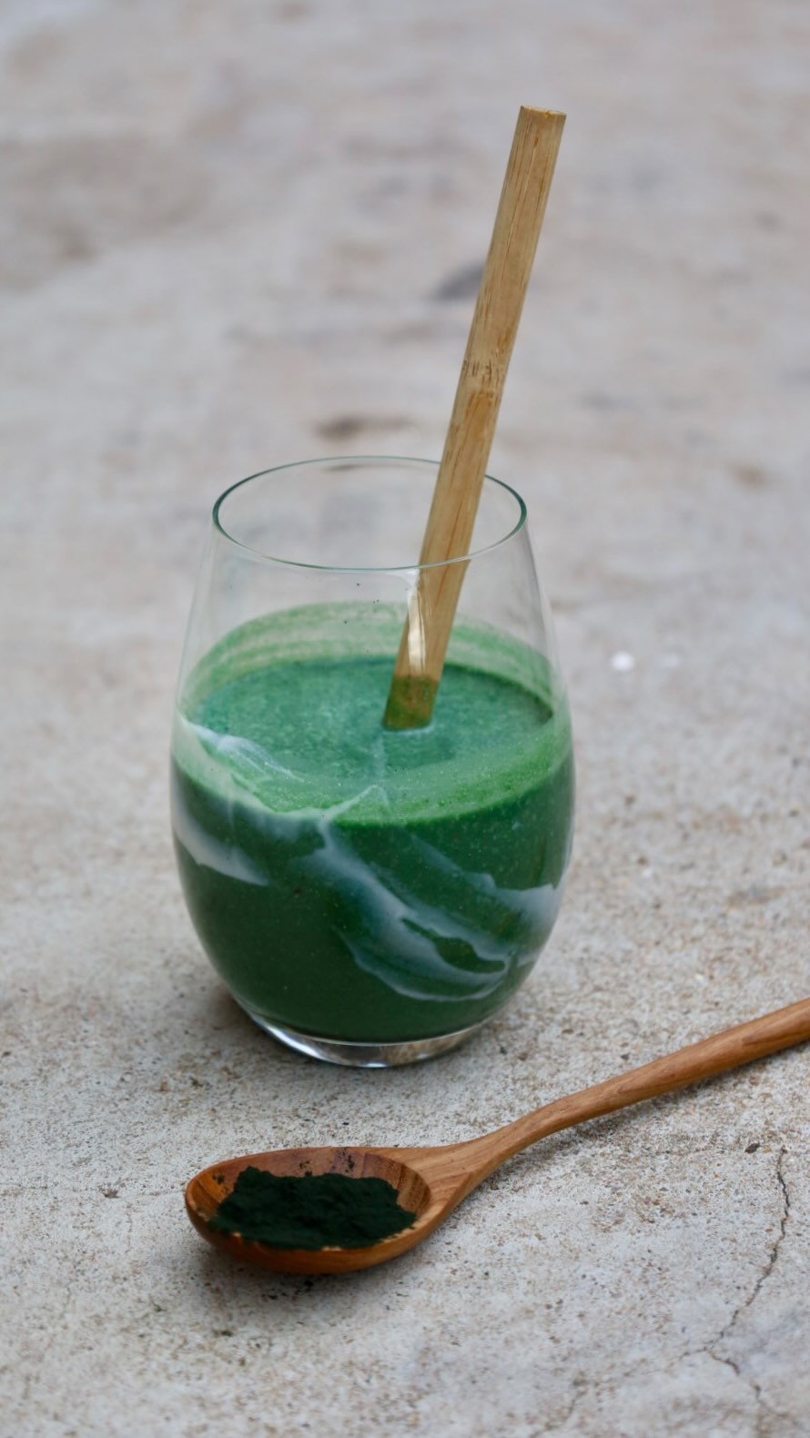 Tropical Spirulina Smoothie 🍍
This smoothie is full of all the good stuff!
To make blend until completely smooth:
1 cup pineapple (fresh or frozen)
1 banana (fresh or frozen)
1 tbsp @soaringfreesuperfoods hempseeds
1 tsp @soaringfreesuperfoods spirulina powder
Liquid (add to your liking) coconut milk/ almond milk/ coconut water.
1 tbsp coconut chips or coconut yogurt
#spirulina #greensmoothies #superfoods