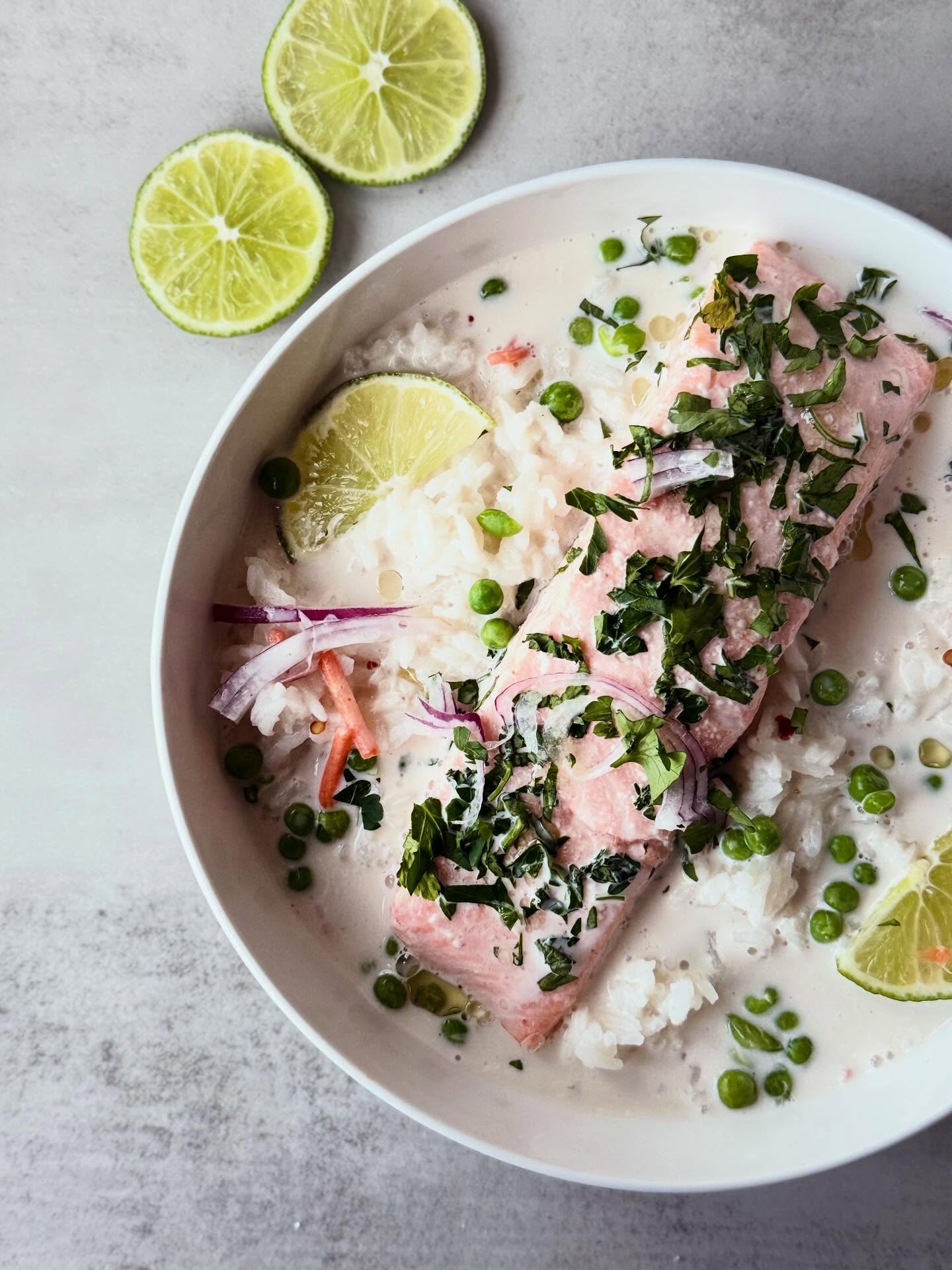 Salmon & Lime Coconut Saucy Rice 🌿🍣🥥🍋🟩
Salmon lime coconut saucy rice—tender baked salmon layered over steamed rice with a warm coconut cream sauce infused with star anise, clove, and five spice, finished with fresh lime, herbs, and crisp vegetables.
A balanced, easy dinner worth saving for an easy weeknight meal.
✅Comment “Recipe” for the full details
✅Save this for your next slow moment
For more inspiration
Follow + Like + Share 🌿
@savor.garnish
@savor.garnish
@savor.garnish
#brothyrice #ricebowl #easyrecipes #salmon #foodphotography