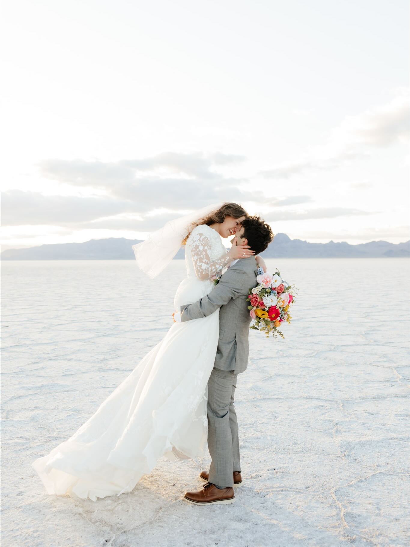 Happy wedding day to the cutest couple! Everyone, the Crubaughs 🤍