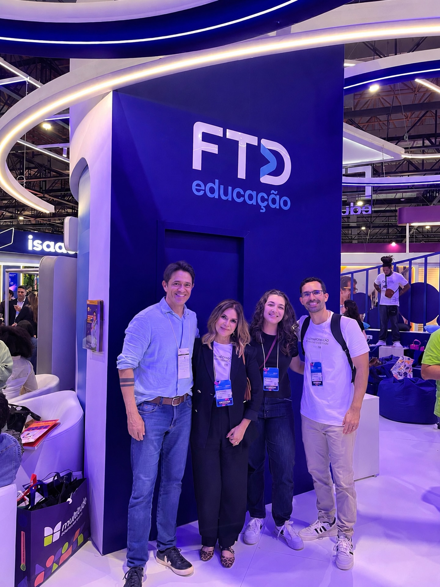 A equipe da Oficina das Finanças já está na Bett Educar 2026!
Durante toda a feira, estaremos no estande da FTD Educação compartilhando experiências, reflexões e muito conteúdo sobre Educação Financeira Comportamental.
Será uma oportunidade para conversar sobre escolhas, comportamento, aprendizagem e sobre como a educação financeira pode ser trabalhada de forma prática, significativa e conectada com a vida real dentro das escolas.
Se você estiver pela Bett Educar, passe pelo estande da FTD. Será uma alegria encontrar você por lá 💚
#OficinaDasFinanças #BettEducar #BettBrasil2026 #FTDEducação