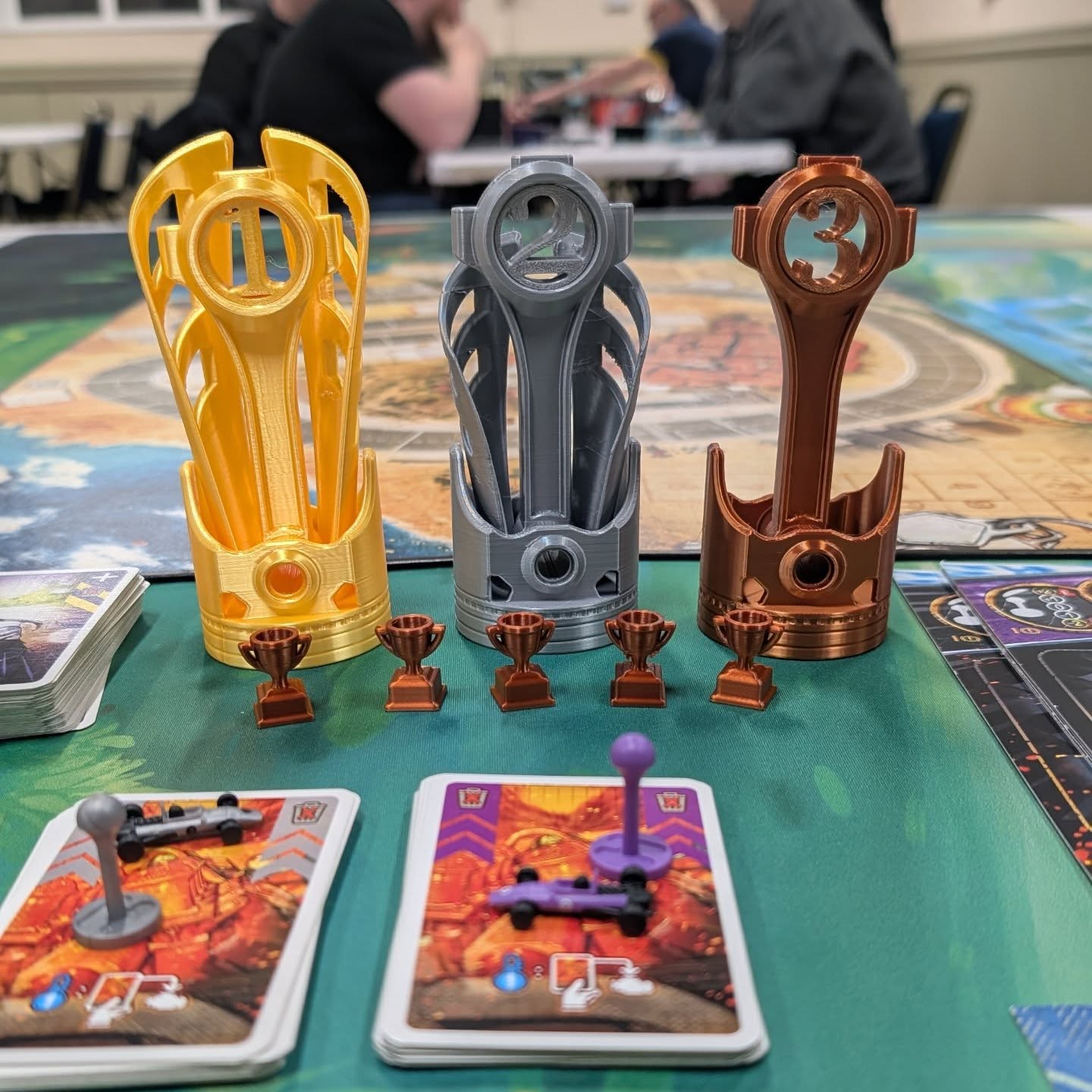 The HEAT is on at Tabletop Nuneaton tomorrow.
Some of our wonderful regulars are holding a Heat, Pedal to the Metal Grand Prix and @tk30185 has even gone as far as printing trophies for the victors!
They're starting at 10am and there's still FOUR spaces left for racers! If you're interested, we'll see you when the door open tomorrow!
#tabletopnuneaton #Nuneaton #heatpedaltothemetal #racing #boardgames