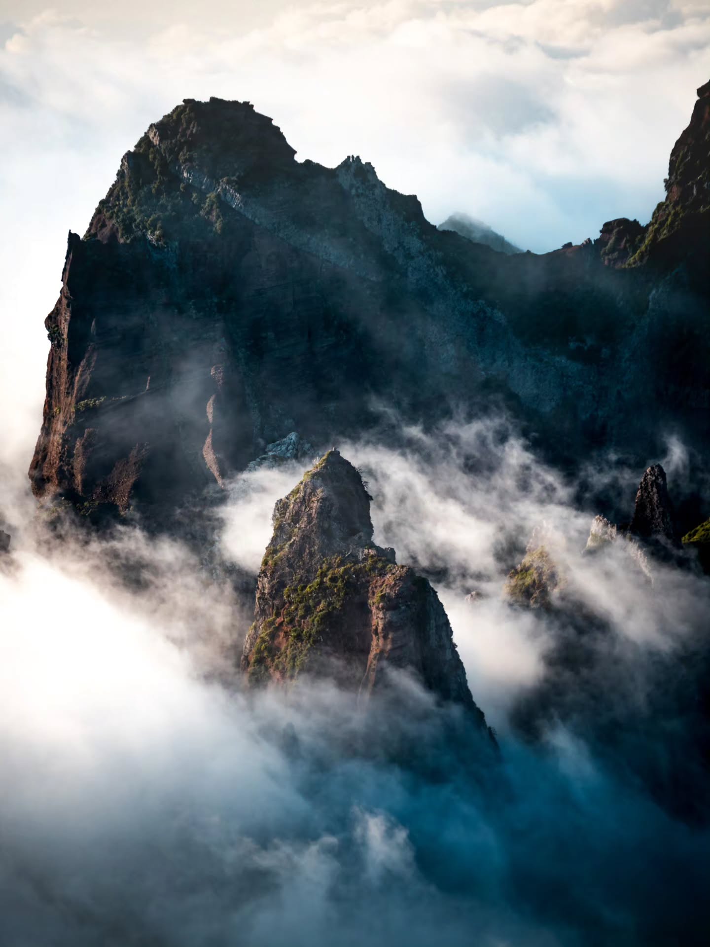 Clouds frozen in motion.
Madeira, 2019