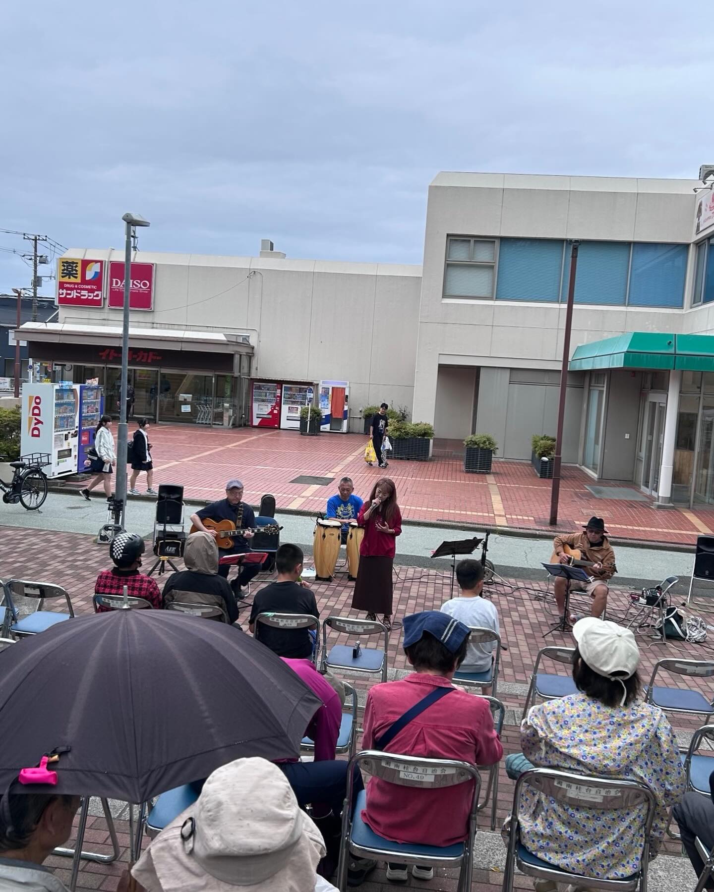 Toto Momoさんの演奏デス