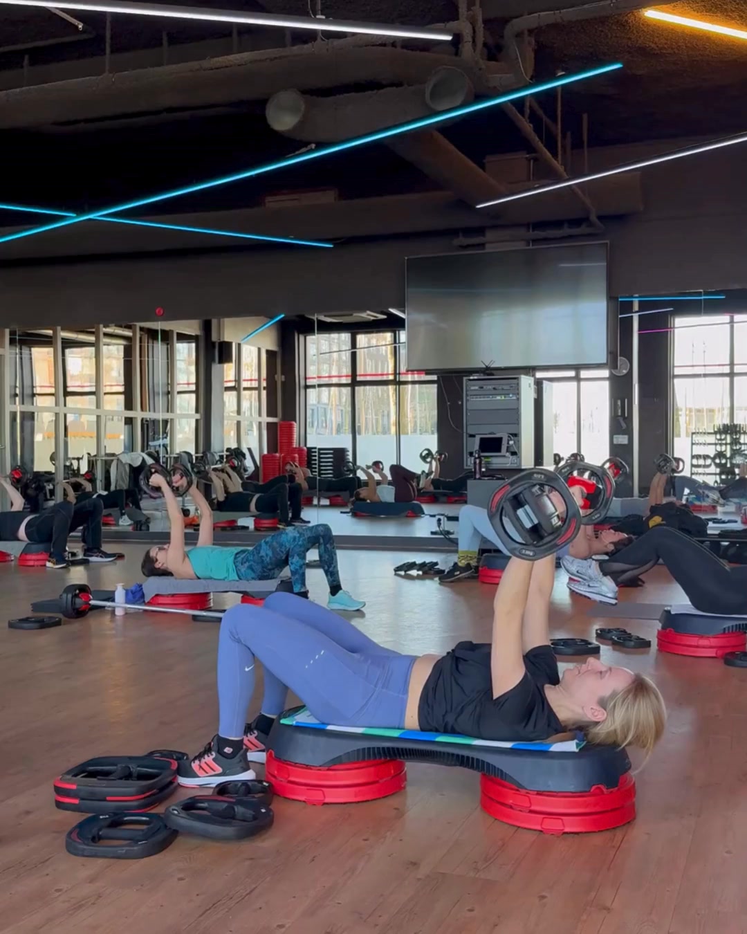 XCORE, HYROX, Bodypump en meer..! Wij bieden 50+ groepslessen aan. 🔥
Wat is jouw favoriete les? 😁
Ben je nog geen lid, maar wel nieuwsgierig geworden? DM ons of kom langs! De 1e maand is nu €49,90!
#lifeandkicking #lifeandkickingcommunity #XCORE #sportschoolamsterdam #ijburg #HYROX #bodypump #spinning