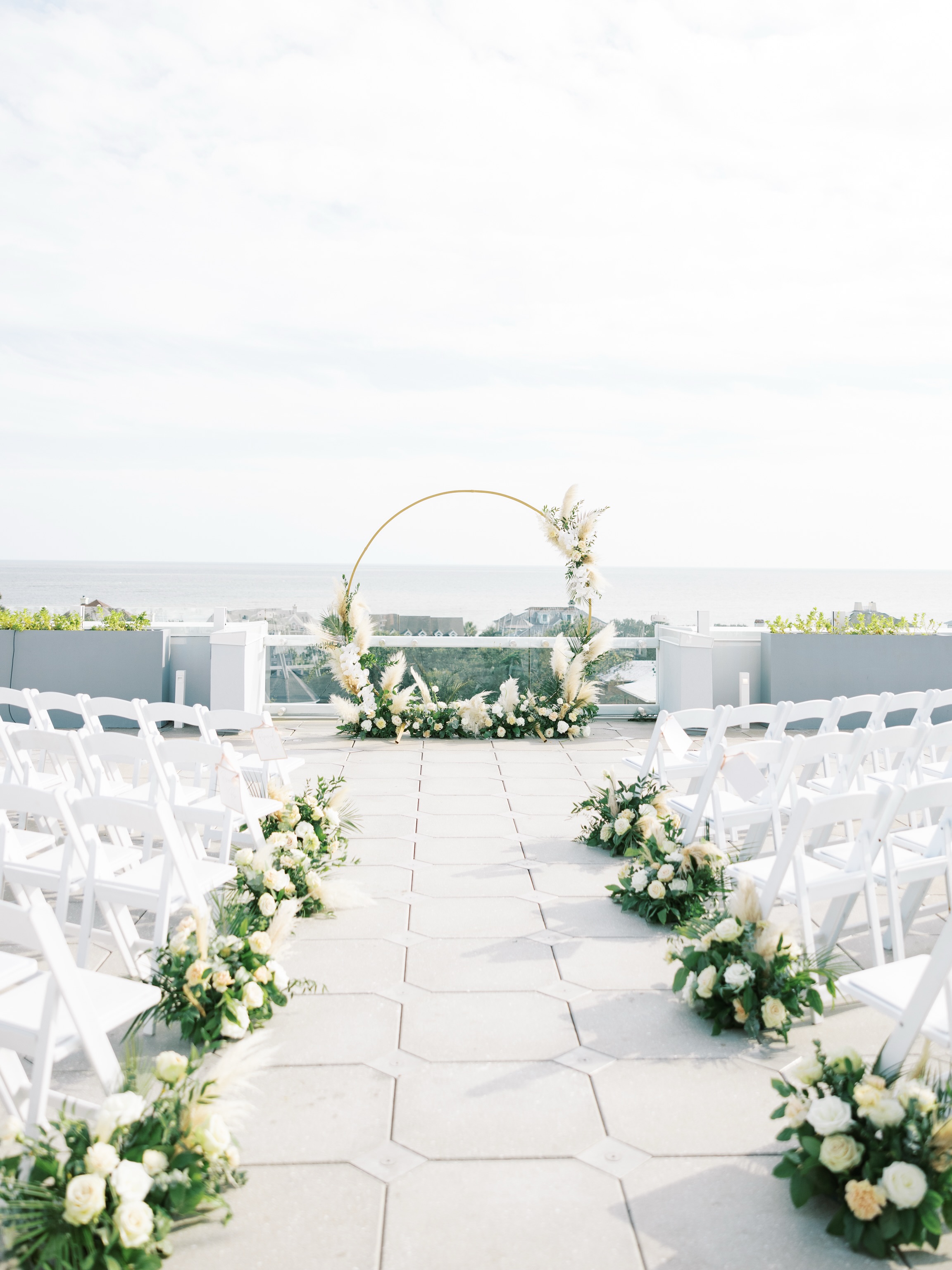 What’s your favorite ceremony set up at @wilddunesweddings?
We love a resort destination wedding, and Wild Dunes Resort is at the top of our list! There’s truly so many options for your retreat, and a great option for anyone looking for an elevated beach wedding experience.
To plan your wedding getaway, contact us at directmydaycharleston.com. ✨