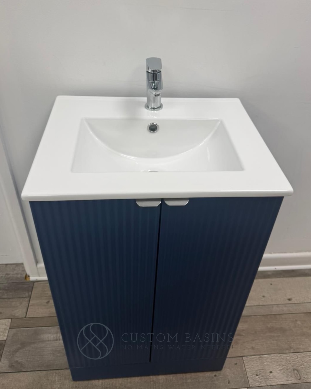 A big thank you to everyone for keeping us so busy (as always!) 🙌🏼
The warehouse is full of units currently being prepared for their new homes, but we had to show off this one 👀
This 500mm ridged unit in blue, finished with chrome tap and matching handles, is now complete and ready to head out the door 👌🏼
We love seeing all the different colour combinations and portable sink units coming together each week this one definitely stands out 🙌🏼
#portablesink #nomainswaterconnection #noplumbing #ukbusiness