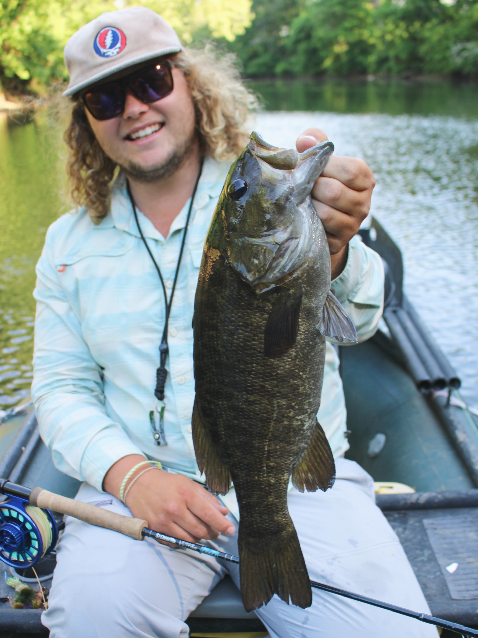 Tennessee Bronze. 🤘 Let’s go float some beautiful, wild rivers and catch em slippin’ and sippin’
~
#smallmouthonthefly #bronzebacks #smalljawsyndicate #flyfishtn #thehatchoutfitters