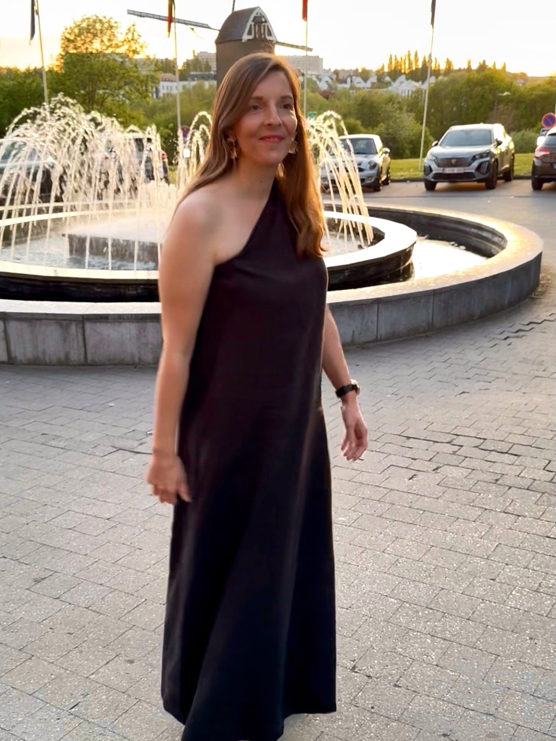 Besties in Belgian fashion ✌️🇧🇪
@liesbethhh in Liv the Label
#weddingguest #sustainablefashion #rental #rierie