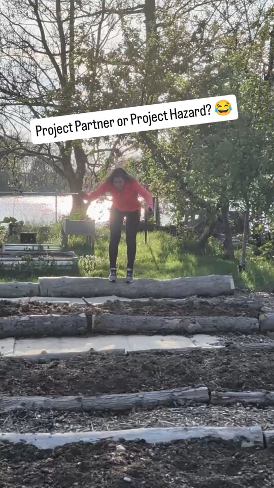 Behind every Simple Grounded Life project is a whole lot of silly! We wouldn't have it any other way. Follow along!
#homesteadlife #simplegroundedlife #bloopers