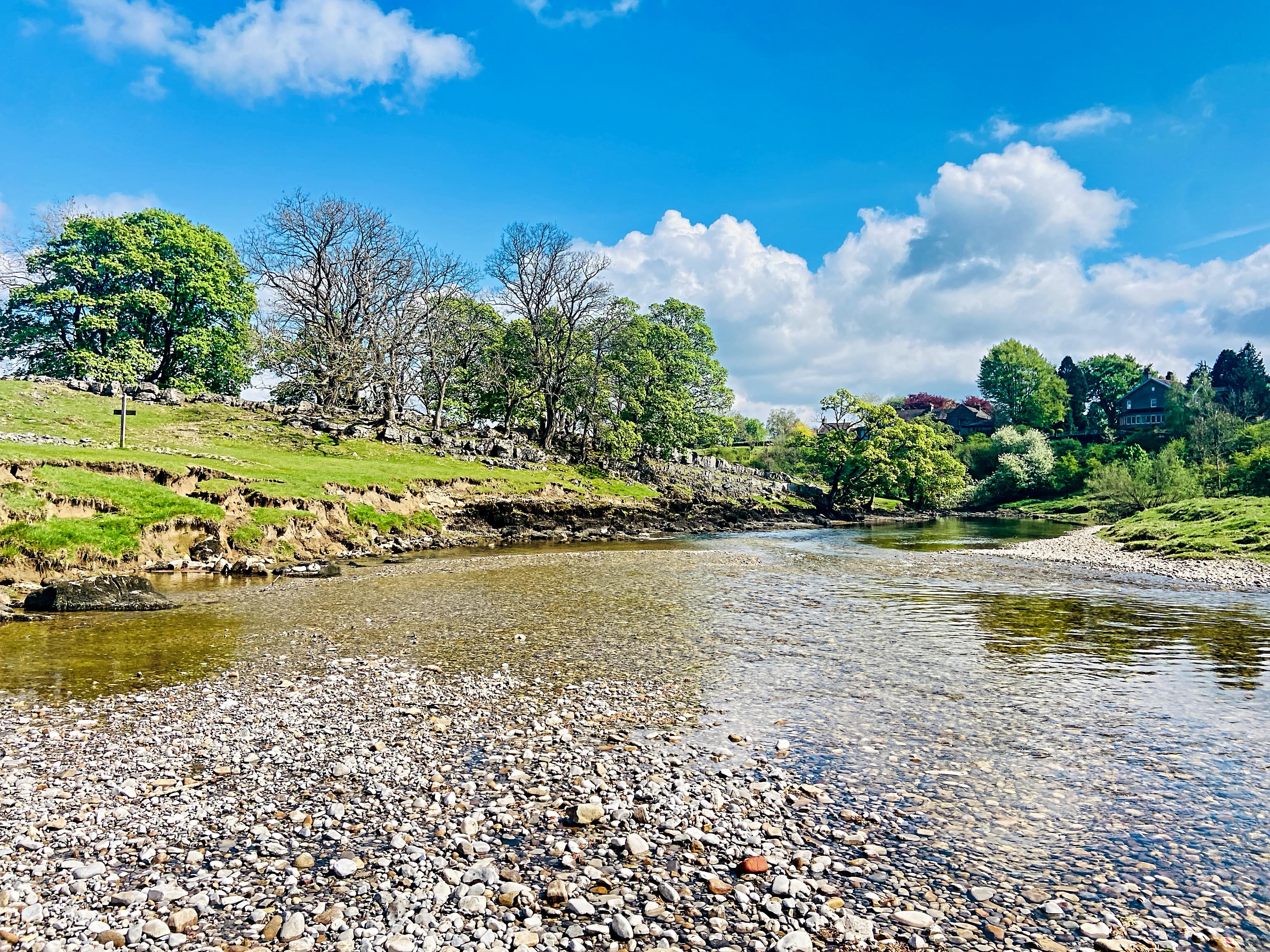 A surprise blue sky for the bank holiday! Cracking day for a muck about by the river 🌞
@yorkshiredales