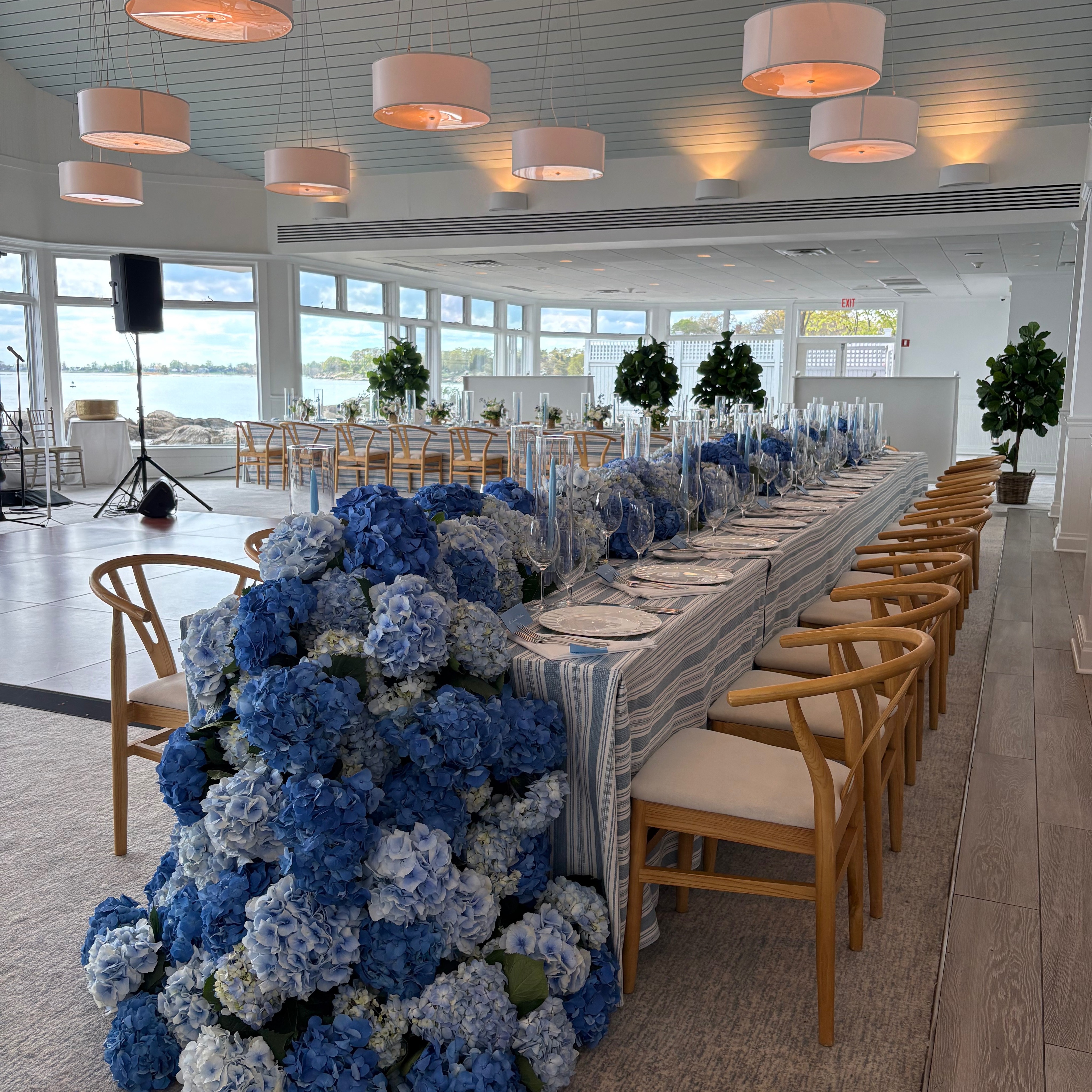 How about those hydrangeas? So much fun repurposing these gorgeous wedding flowers donated by the Leonard family. Congratulations to Caroline & Evan!🎉 We added a few tulips by @colorblends to the mix and delivered both bedside arrangements to the residents at Pilgrim Towers in Stamford and table centerpieces for the activity room of ElderHouse Adult Day Center in Norwalk. Florals by @hanafloral, photos by @elloyd12, @carosperry