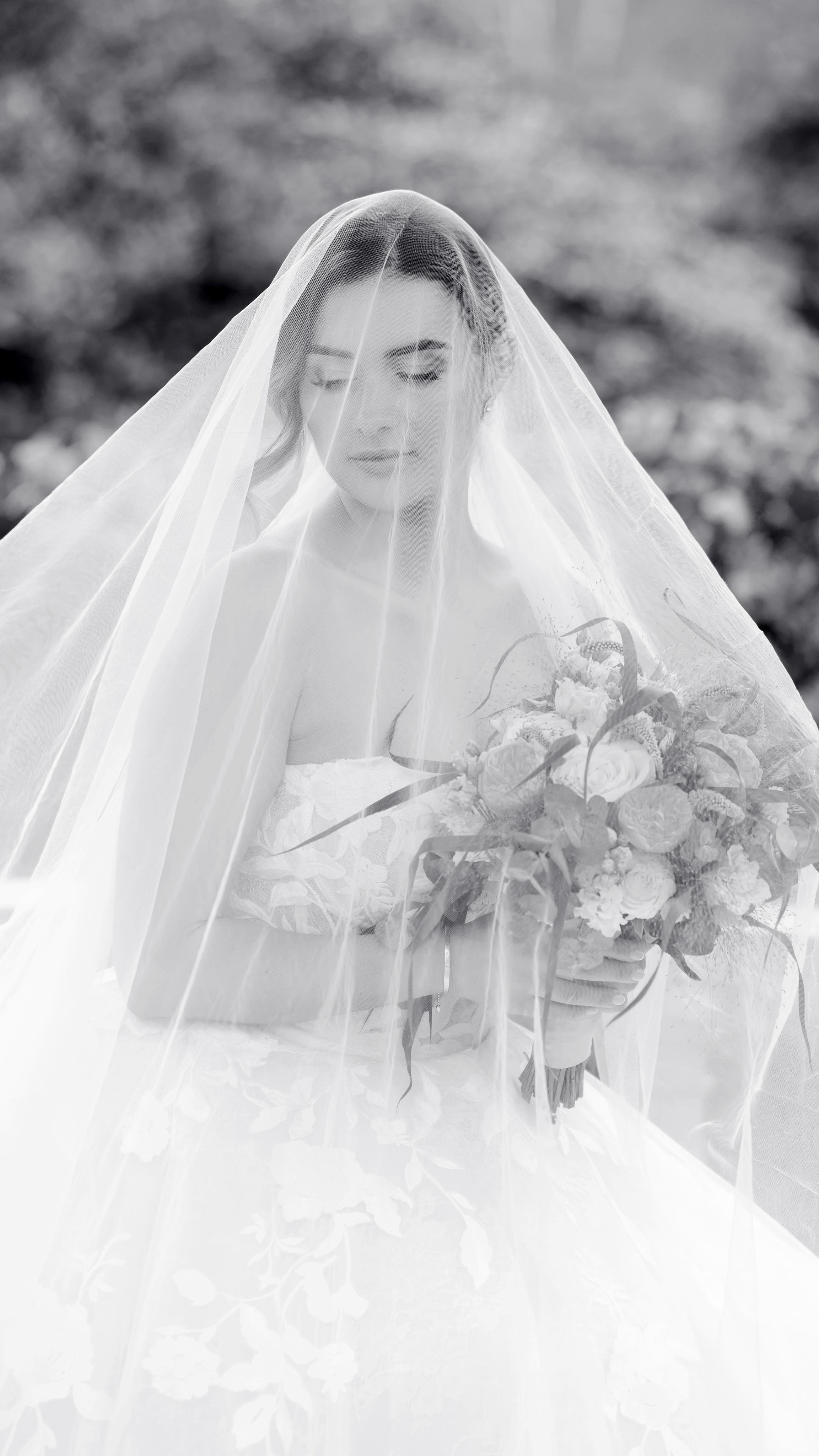 Somewhere between vows and forever… ✨
Soft florals, timeless frames… and a dress that said everything without a word 🤍
Location @spahotelweddings @the_spa_hotel
Photography @helenenglandphotography
Hair &makeup @d_halloffame
Dress @amore.brides @enzoani
Veil @edit.veils
Model @kayaboyd
Flowers @the_floral_workshop
Harpist @welshiewithaharp
Chairs @ambassadormarquee
#bridetobe #bride #kentwedding #bridalboutique #sayyestothedress