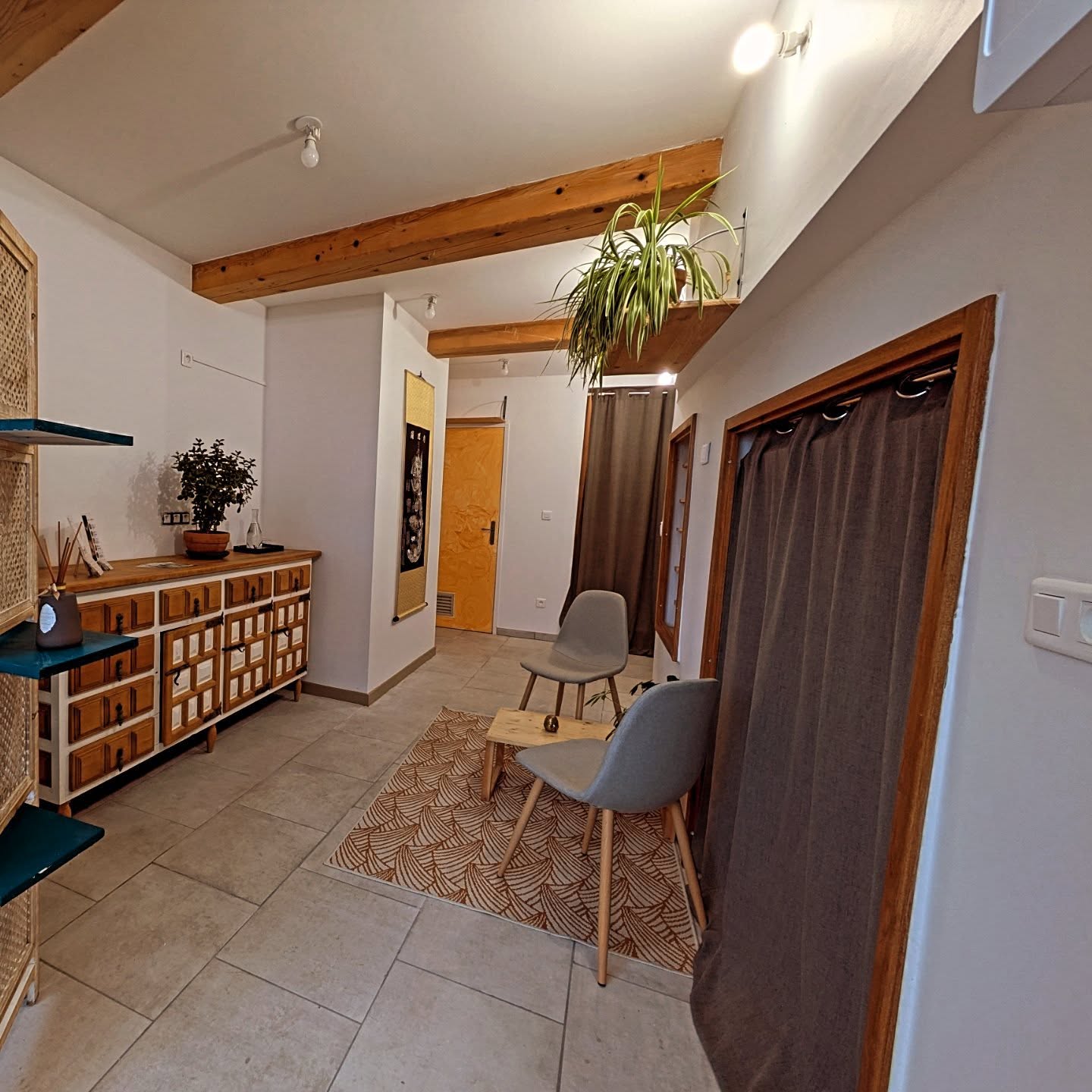 ✨ NOUVELLE ADRESSE ✨
Au creux des sens évolue… et c’est avec beaucoup de joie que je vous accueille désormais au cœur du centre de Saint-Paul-Trois-Châteaux
Un nouvel espace, plus chaleureux et intime, pensé pour vous offrir encore plus de détente, de lâcher-prise et de reconnexion à vous-même.
📍 Nouvelle adresse : en plein centre de Saint-Paul-Trois-Châteaux
Toujours les mêmes soins sur-mesure, adaptés à vos besoins du moment
J’ai hâte de vous recevoir dans ce nouveau cocon
📅 Réservations en ligne ou par téléphone
https://au-creux-des-sens.reservio.com/booking
Aucreuxdessens.fr
#massagebienetre #saintpaultroischateaux #détente #massagesurmesure #relaxation bienetre massageprofond lacherprise drôme aucreuxdessens