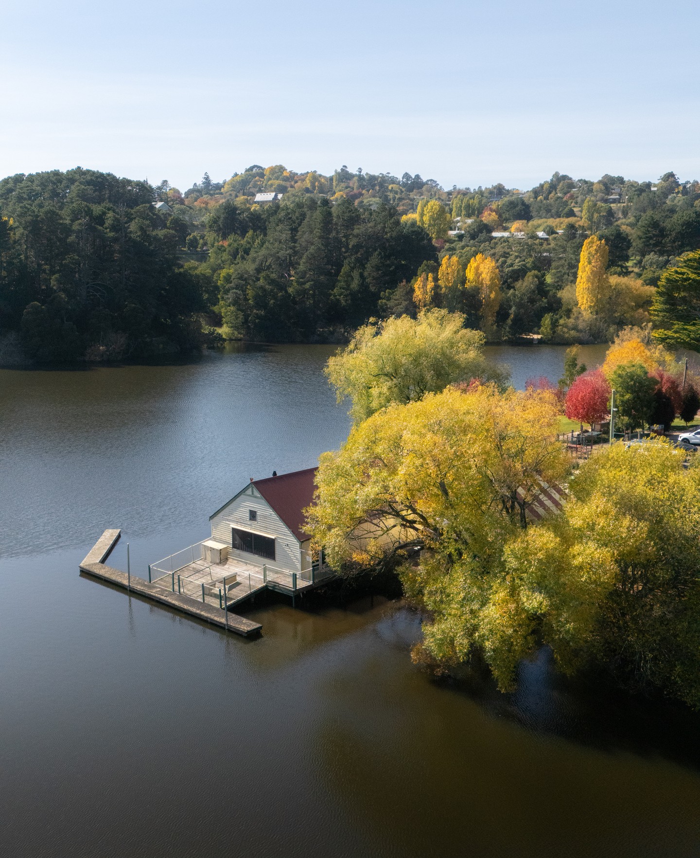Autumn at @boathouse_daylesford is something else entirely.
The lake, the colours, the light through the trees - and then you walk inside to a menu that matches the setting. The Boathouse is one of those rare spots where the surroundings and the food are equally worth the trip, and right now it's at its most photogenic.
#daylesford #macedonranges #finedining #kgmgcreative