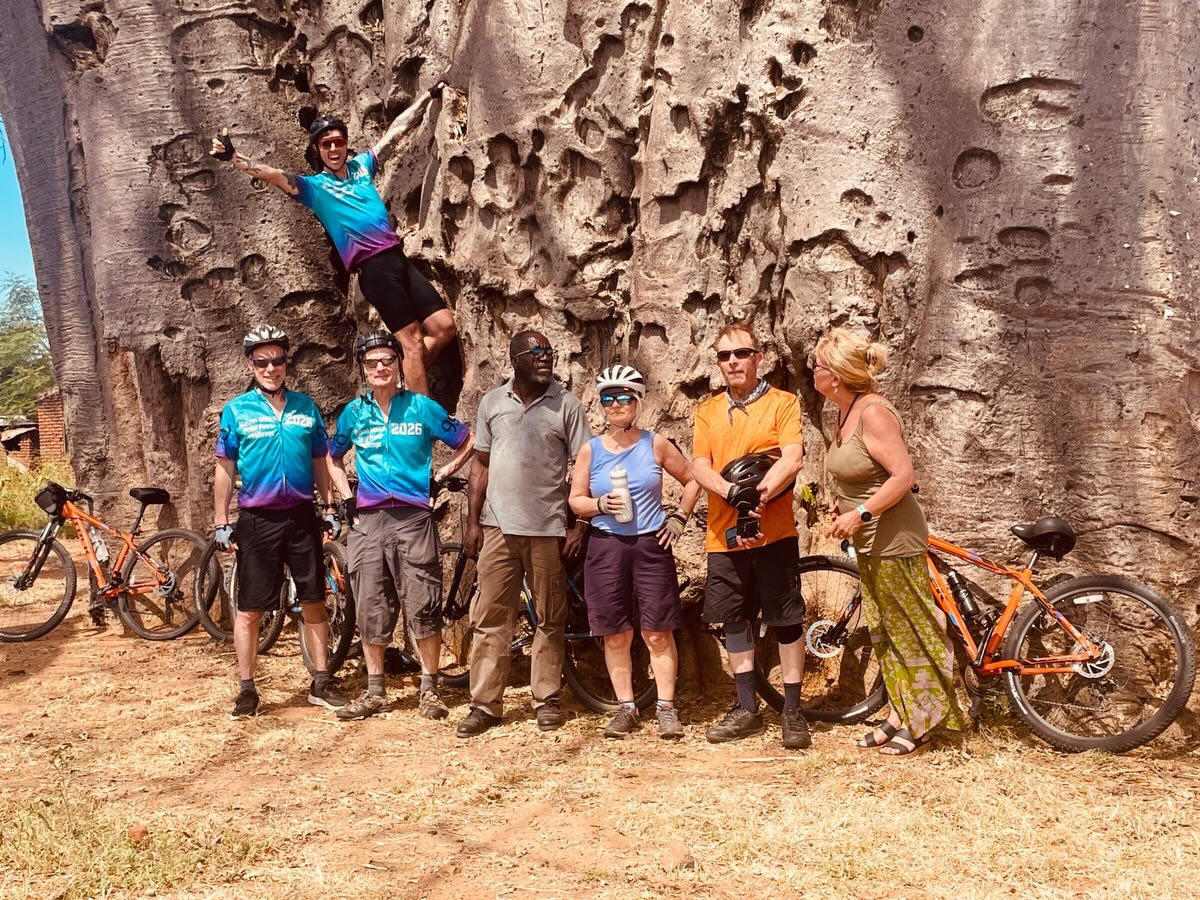 The incredible team with @africanvisionmalawi are ending their week long challenge from lilongwe - Liwonde - mangochi - Salima back to lilongwe
Pedal Power on the road for 2026 and wondering if the next challenge should have some additional luggage to blend in a bit more?
Cycling in Malawi is a main mode of transport - who’s the companion cyclist do you think who wins the “best luggage loaded on a bike?”
#malawi