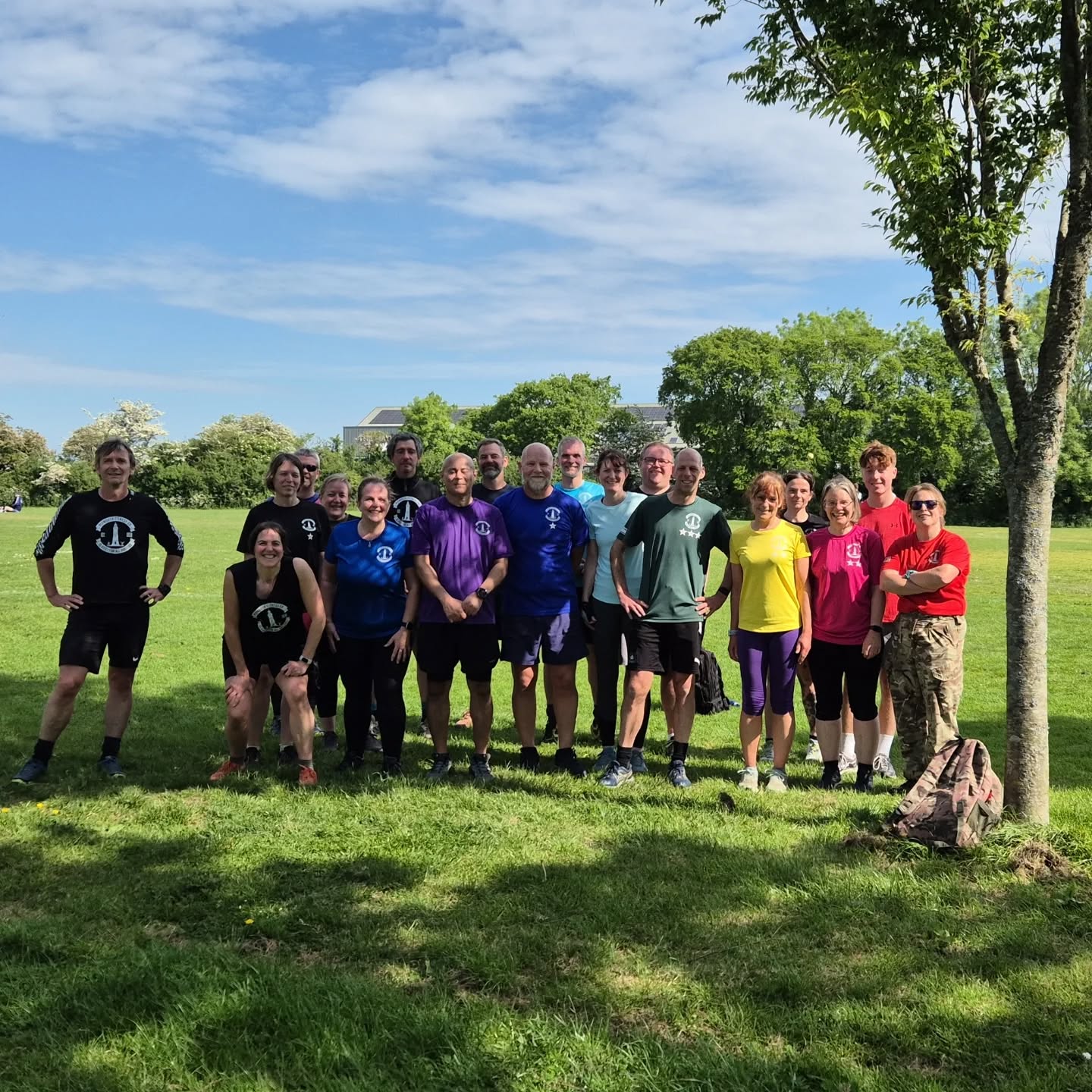 Smashing work today in the sun! ☀️ video footage to follow but a quick team shot in the meantime... 👕🌈 Great to welcome two new trialists today also. Smashed it 👊