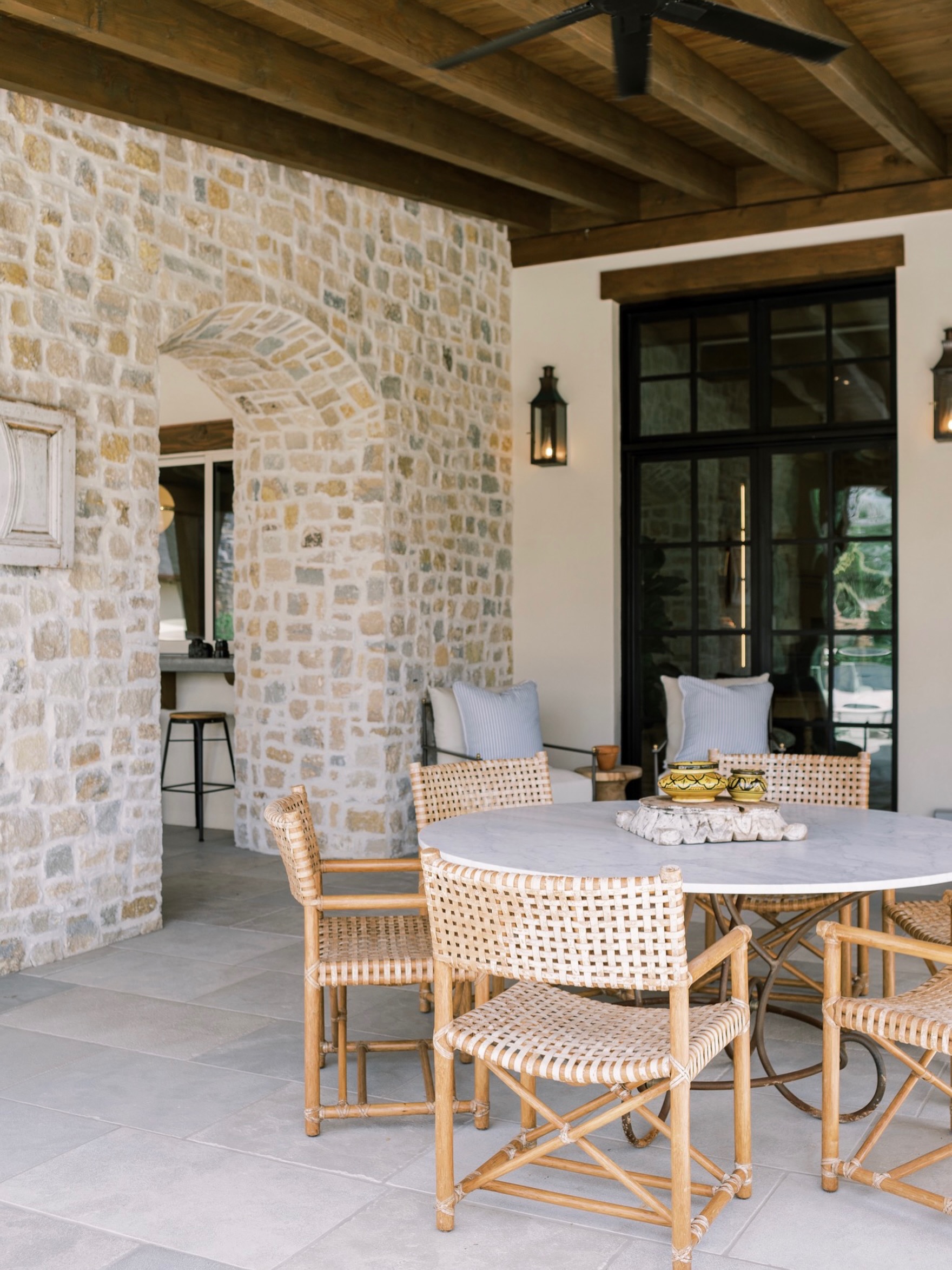 Honored to be featured in LUXE Interiors + Design, “Farmhouse Stone: Where Materials Meet Meaningful Design.” Thank you for highlighting our work and sharing our story!
Read the full article - Link in bio
Photo by: Jenny King Photography
Stone | Tile | Designer | Houston | Austin | Dallas
