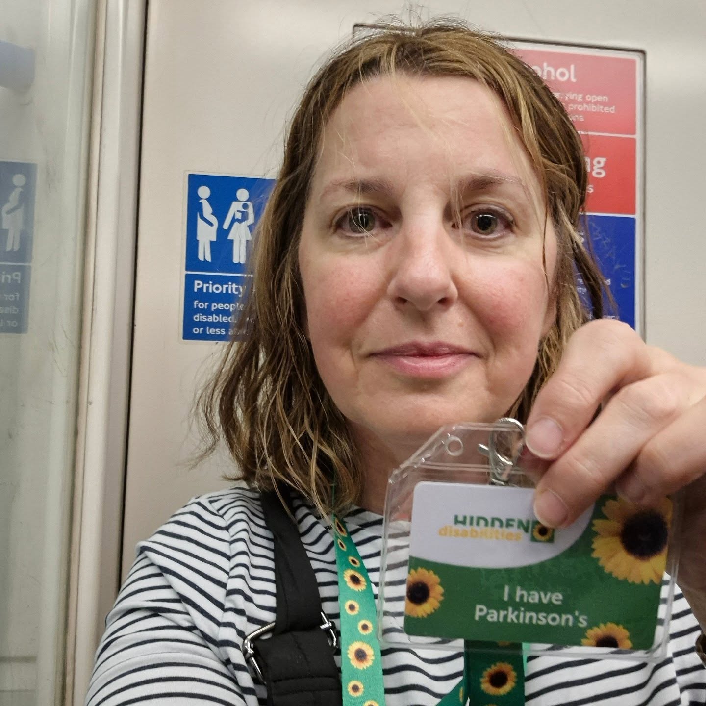 #Parkinsons
These pictures are taken about 12 hours apart.
Different Symptoms causing me problems in both!
It's hard to live with and to ask for help.
The sunflower lanyard helps enormously when travelling.
@sunflowerlanyardscheme
I highly recommend!