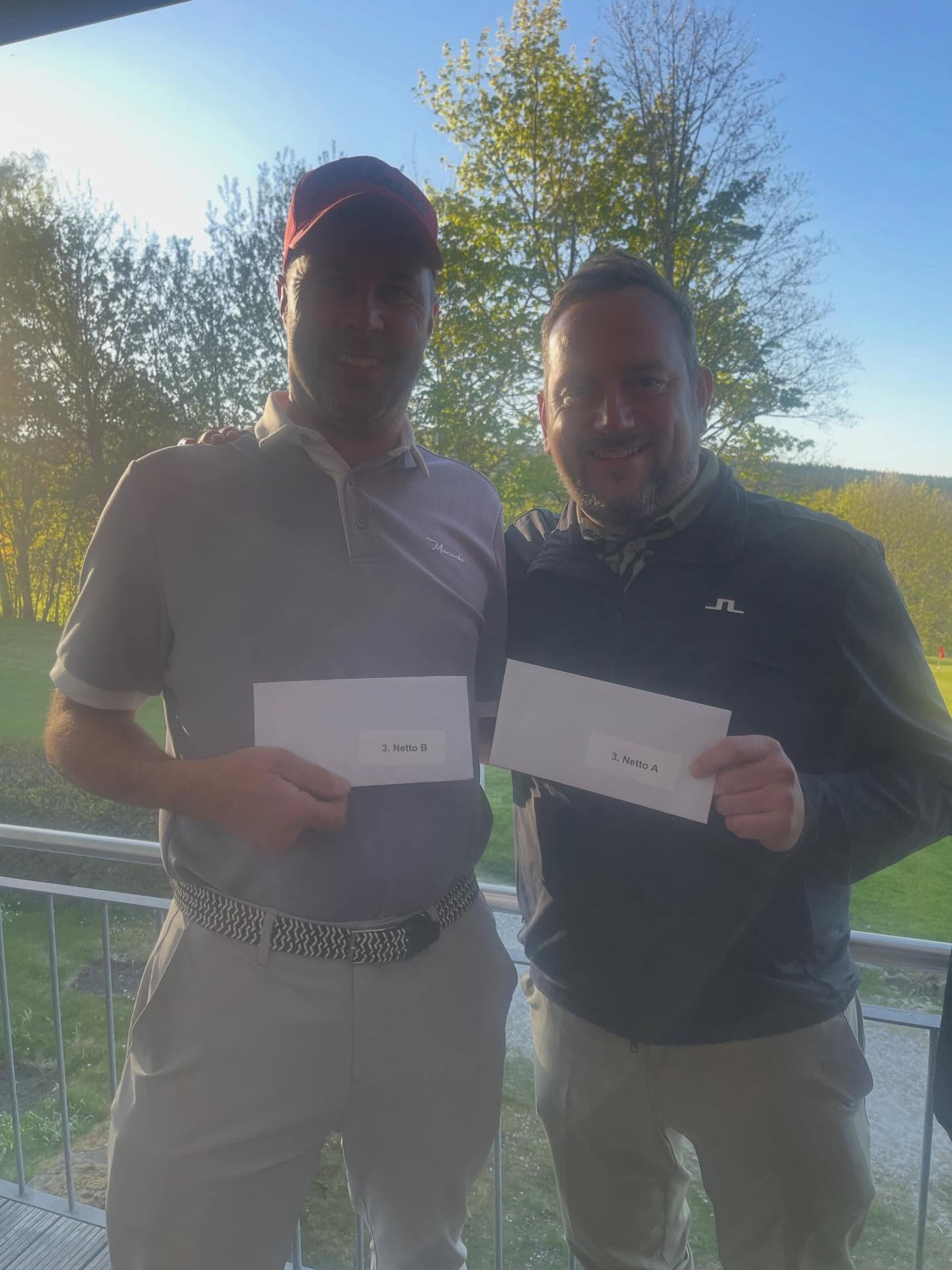 Am Wochenende war es wieder soweit! Das erste Turnier hat stattgefunden. Viele dank an die zahlreichen Teilnehmer und Gratulation an die Gewinner. 🏌🏻♀️🏌️♂️⛳️