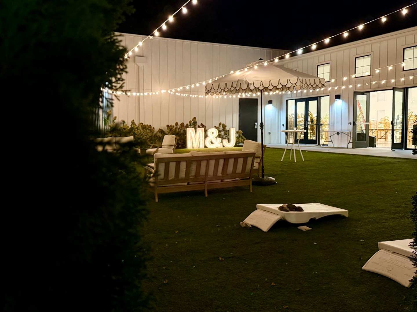 Why Marquee Letters Are a Must-Have for Iowa Weddings
Weddings in Central Iowa are becoming more personalized than ever, and wedding marquee letter rentals play a big role in that trend. From classic “MR & MRS” displays to last-name monograms or “WE DO,” marquee letters instantly elevate a wedding venue and create a focal point guests naturally gravitate toward.
https://ow.ly/5XKe50YNEJv