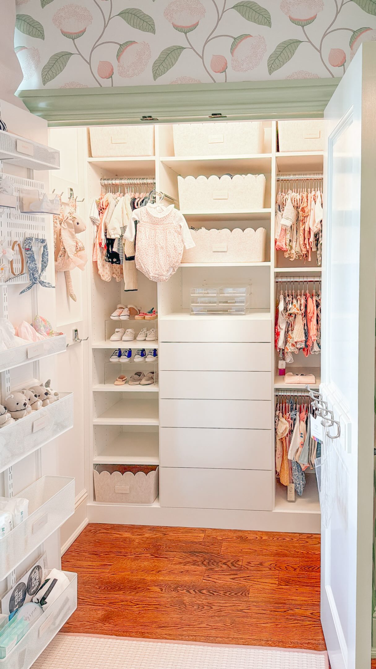 Have you ever stopped to think that the nursery is the very first room you ever live in?
This one turned out absolutely dreamy ✨ Drop your thoughts below — and send this to someone who’s dreaming of their own nursery or looking for some serious organization inspo 🤍
#nursery #professionalorganizer #homeorganization
